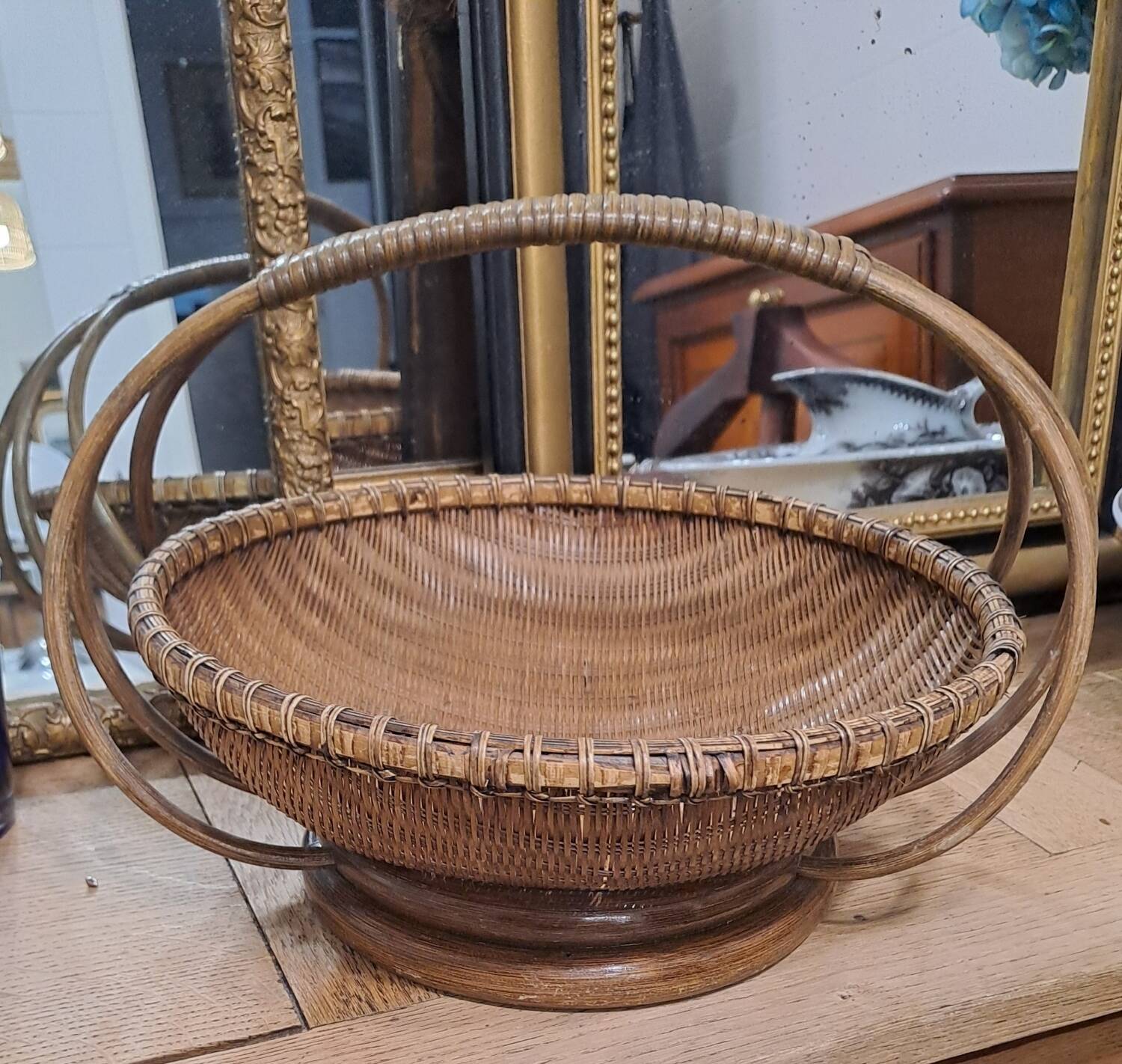 Corbeille ou panier en osier vintage