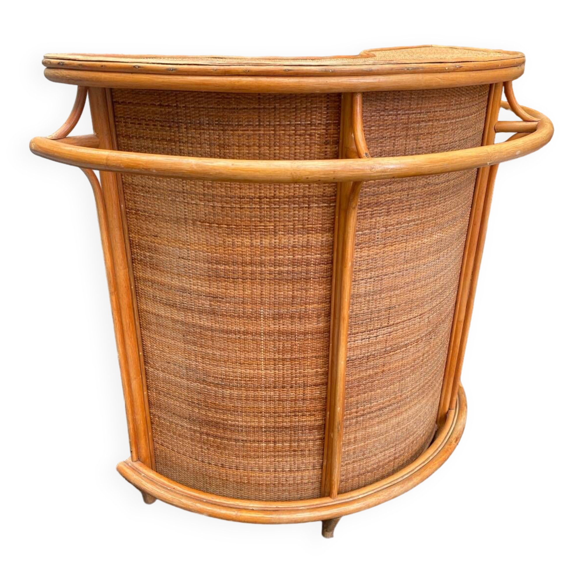 Vintage rattan bar