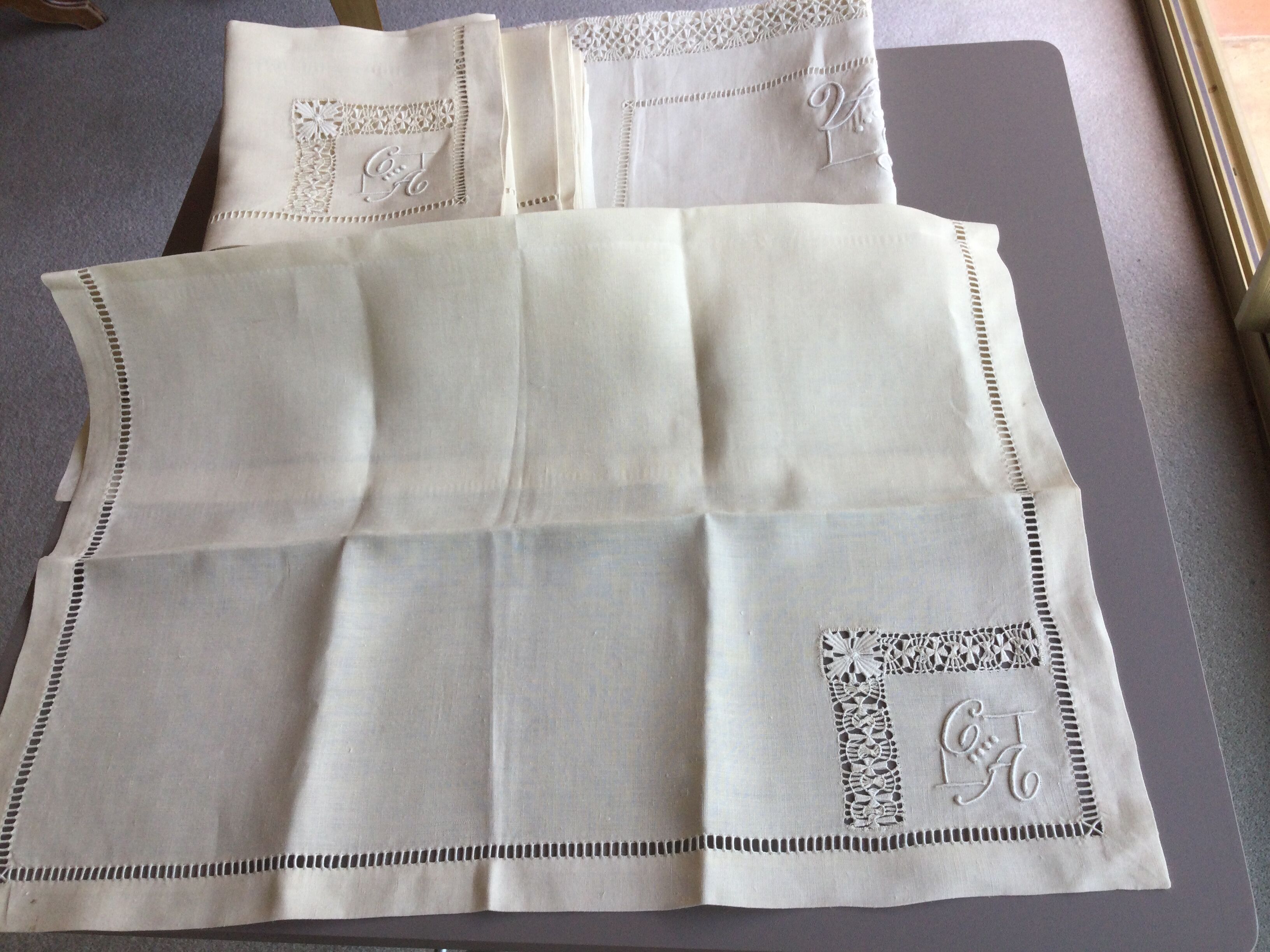 Old rectangular white-ecru tablecloth + its 12 matching towels