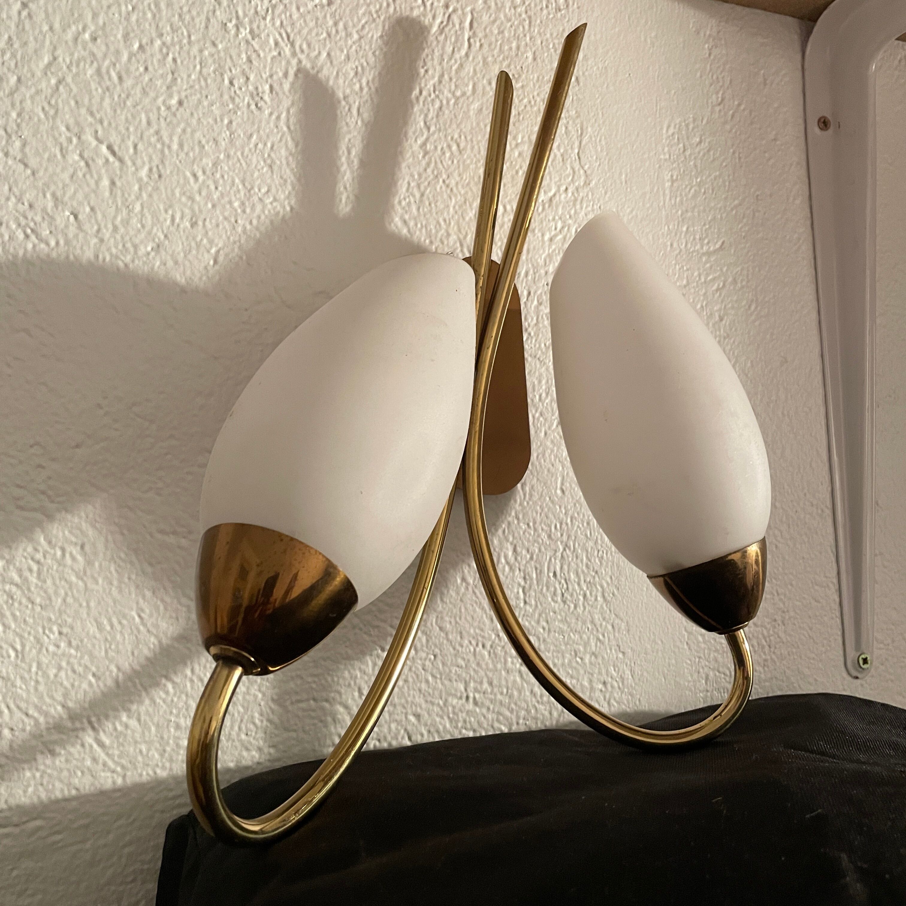 Double wall lamp design 50