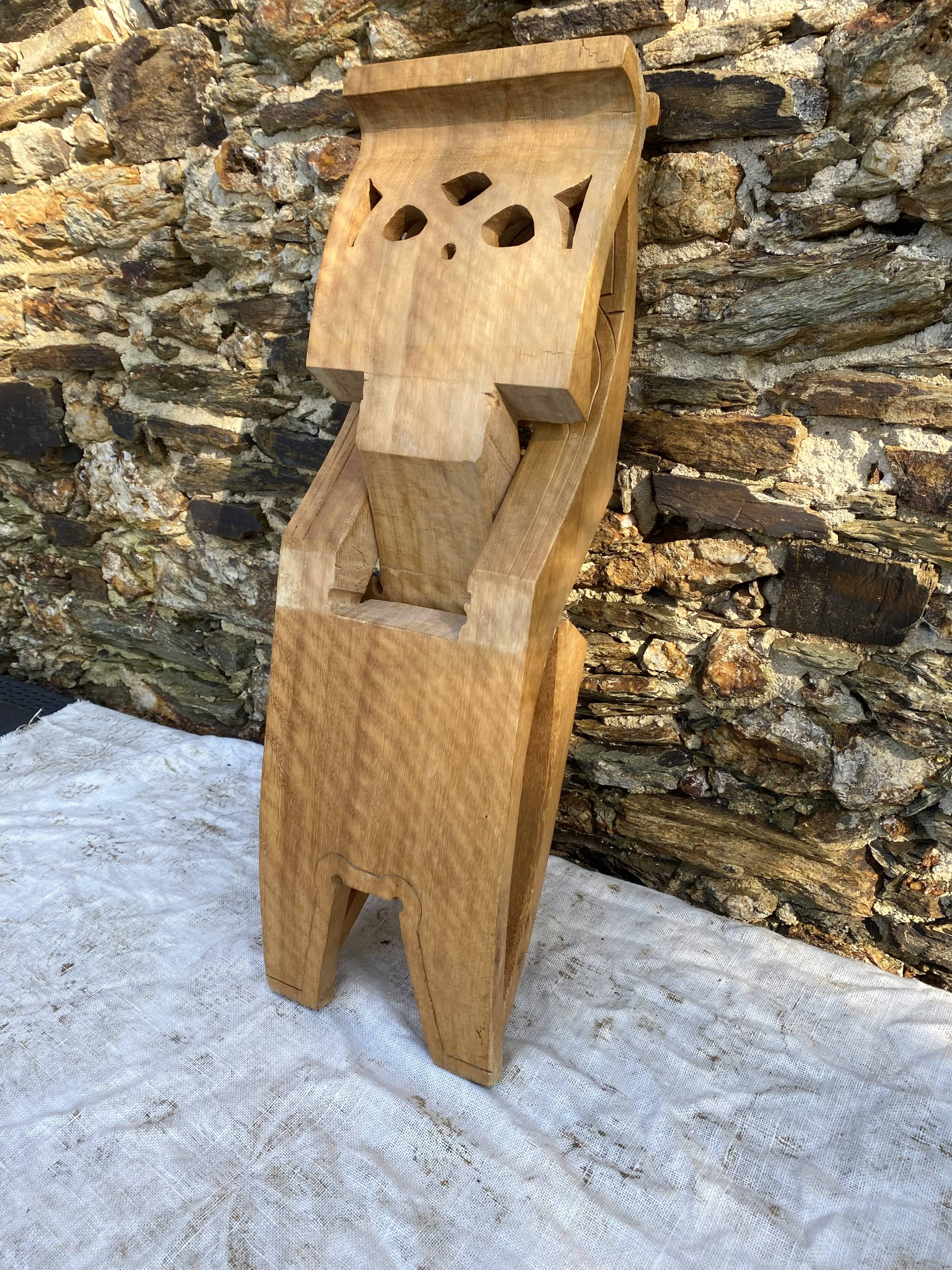Carved folding stool, Saramaca craftsmanship (Guyana)