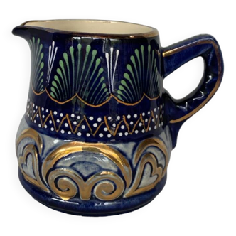 Small pitcher