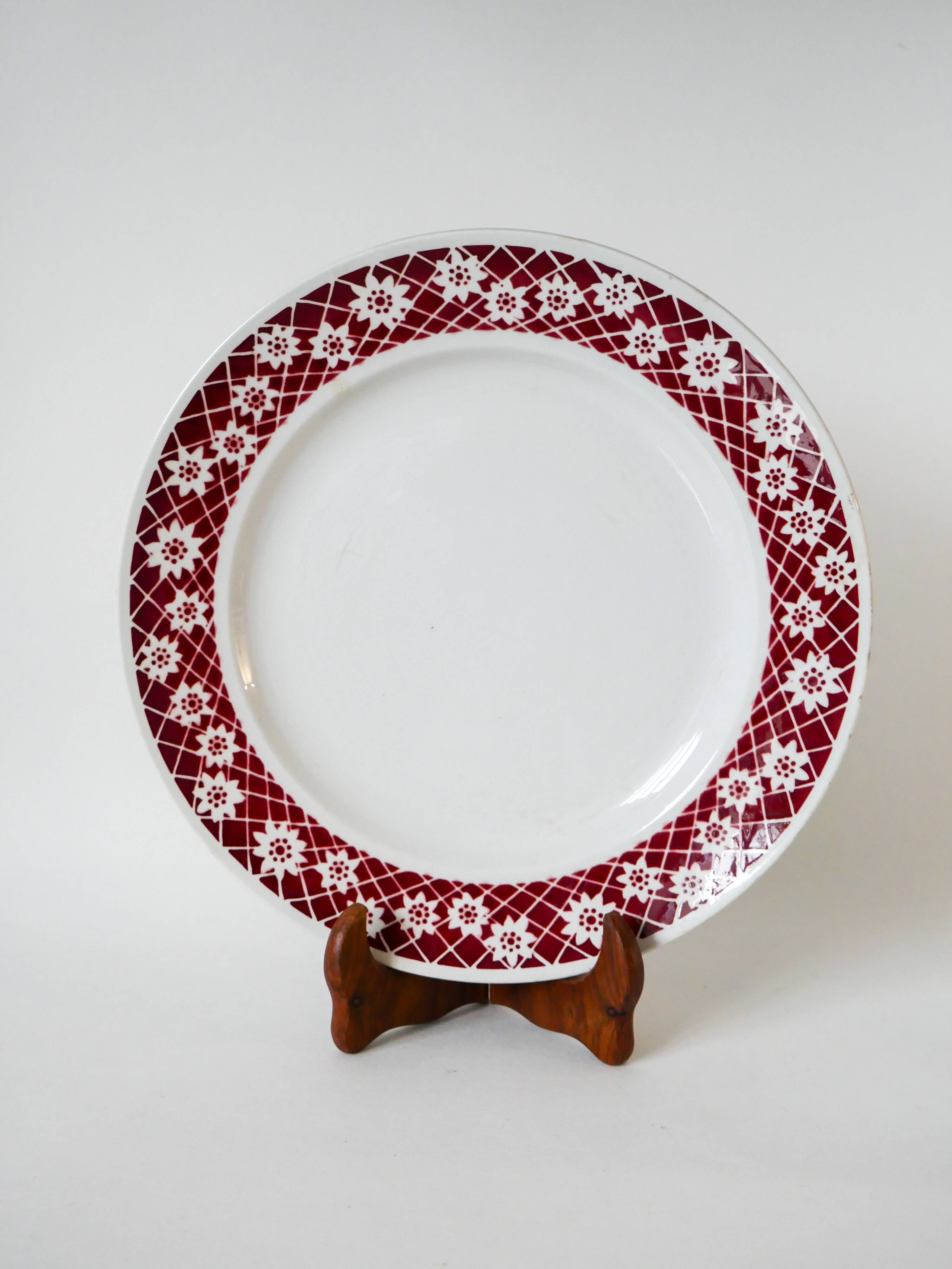 Large round dish saint amand outlines burgundy flowers 1950