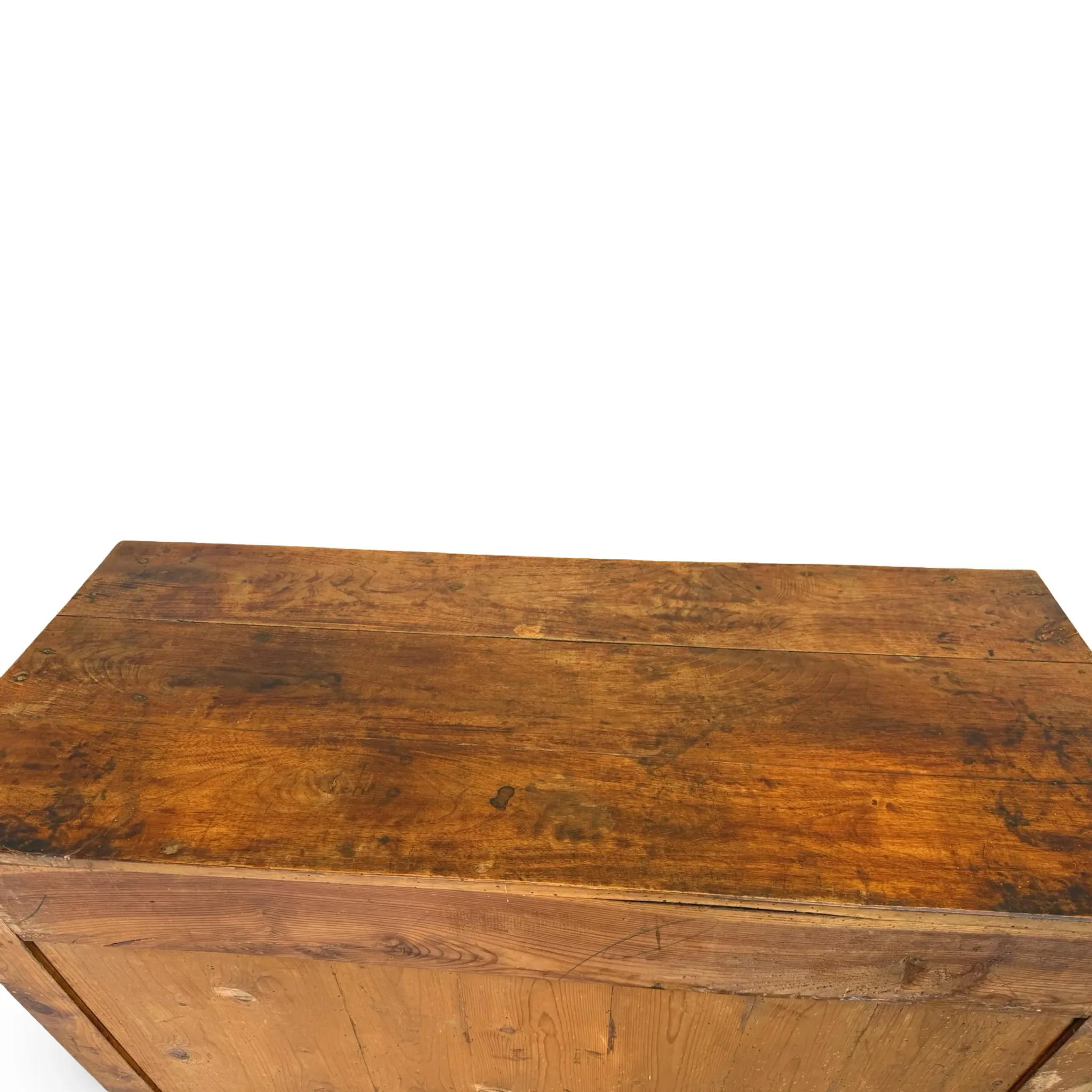 Antique Italian walnut chest of drawers dating to the late 19th centur