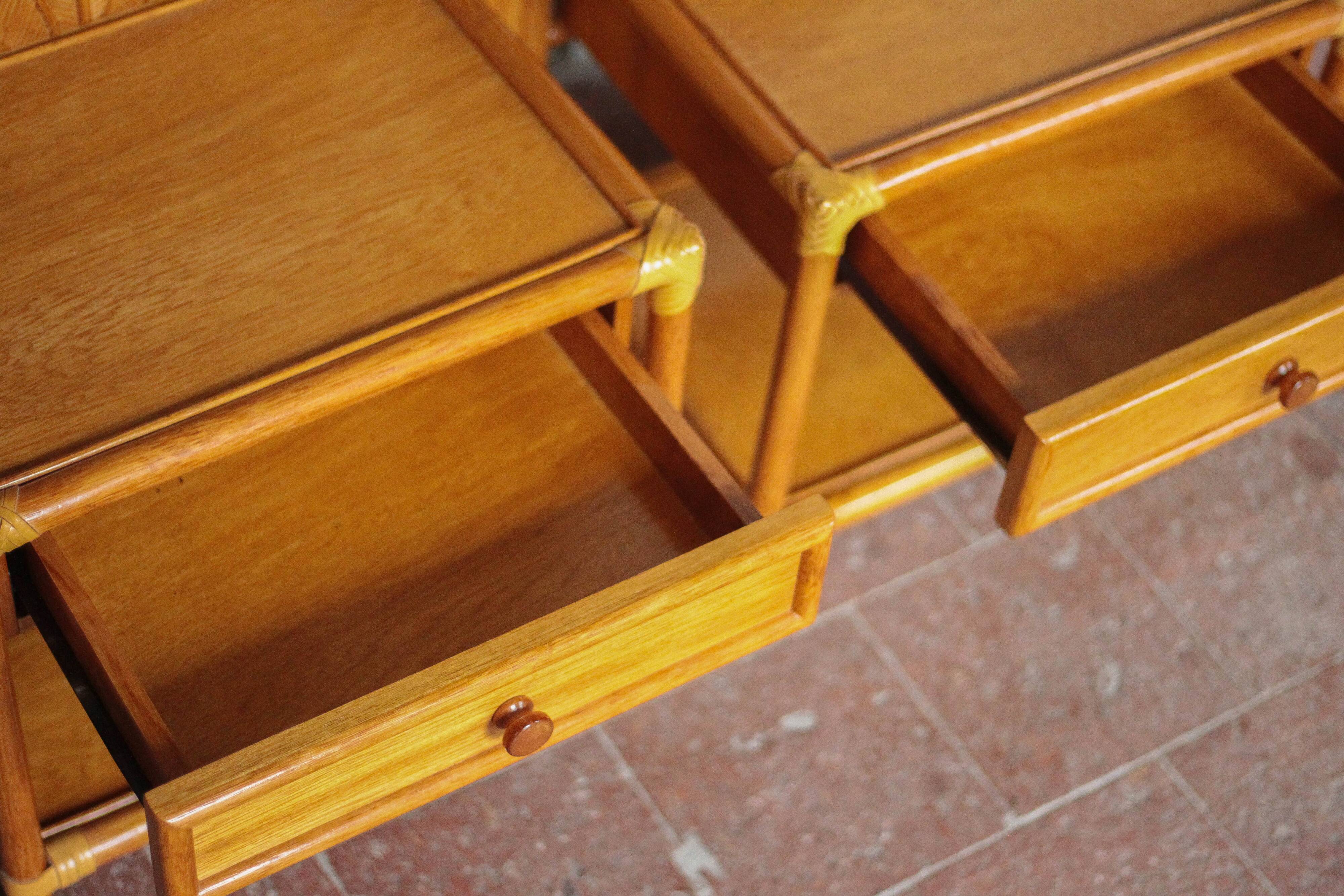 Paire de table rotin Maugrion pour Roche Bobois, table de chevet rotin