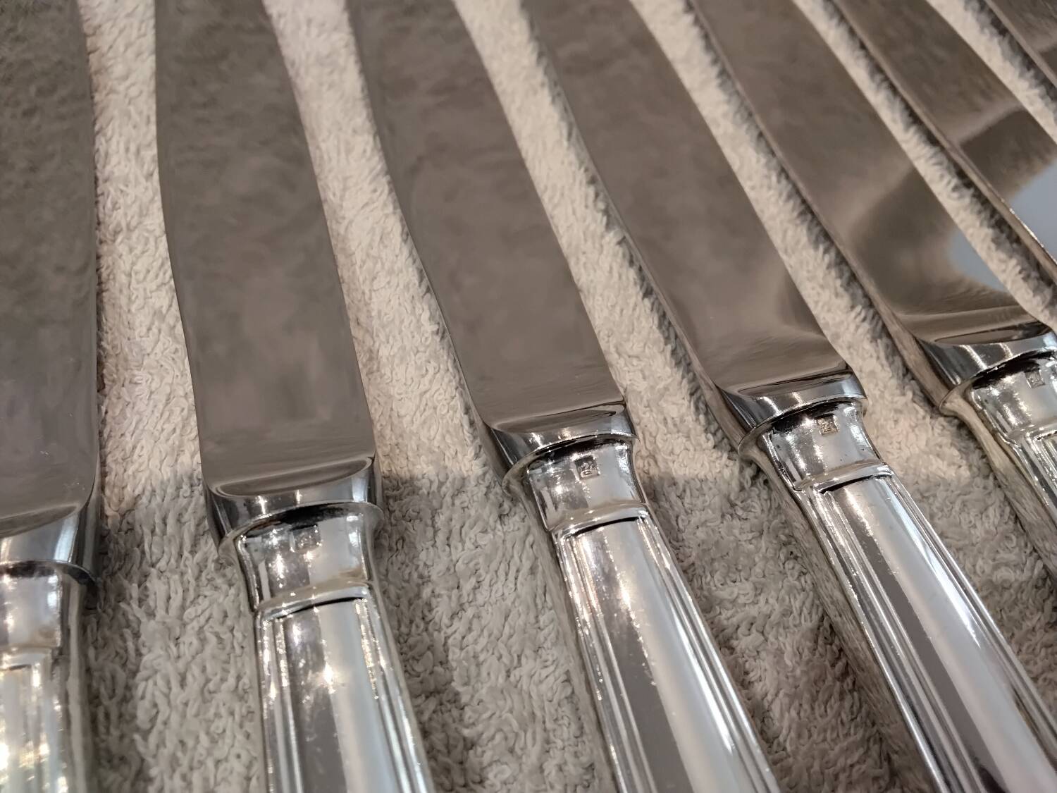 11 silver-plated dessert knives by Christofle silversmiths, Albi pattern