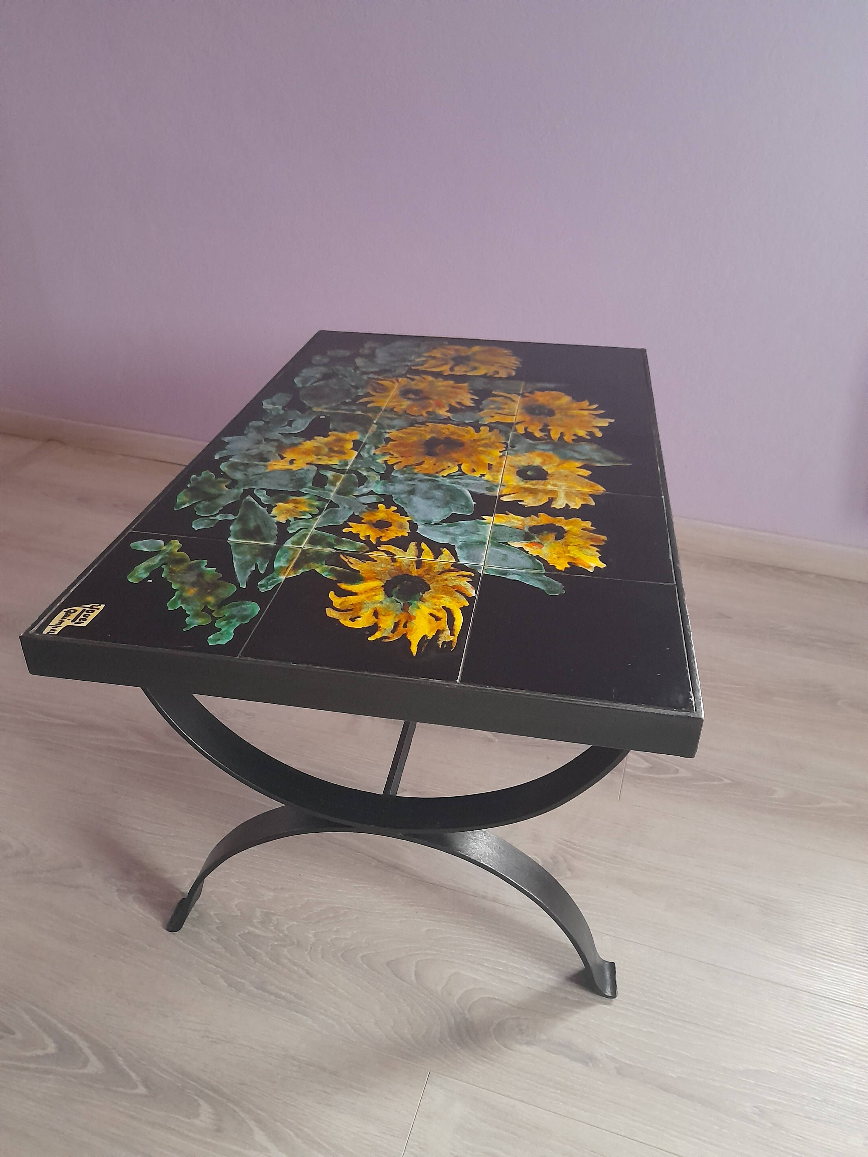 Ceramic coffee table from Quimper signed by Youen.