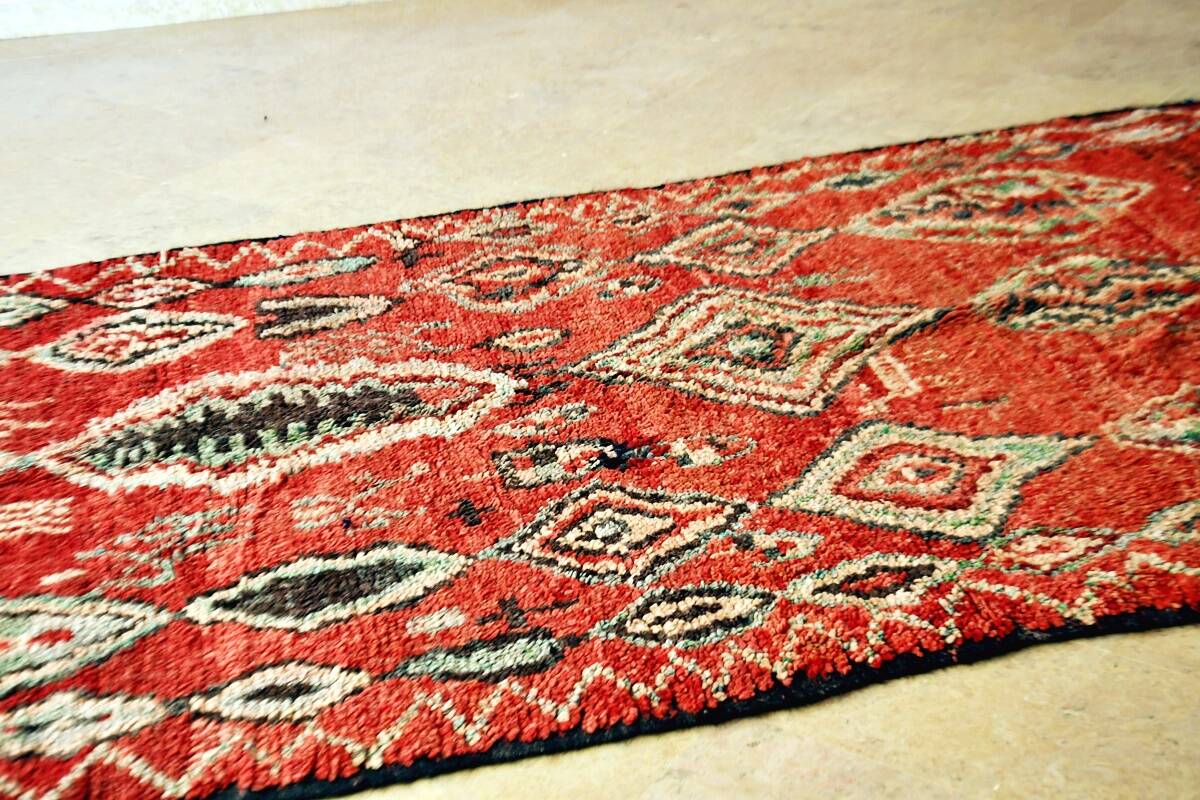 Moroccan Berber rug Boujaad vintage 250 x 155 cm Excellent condition