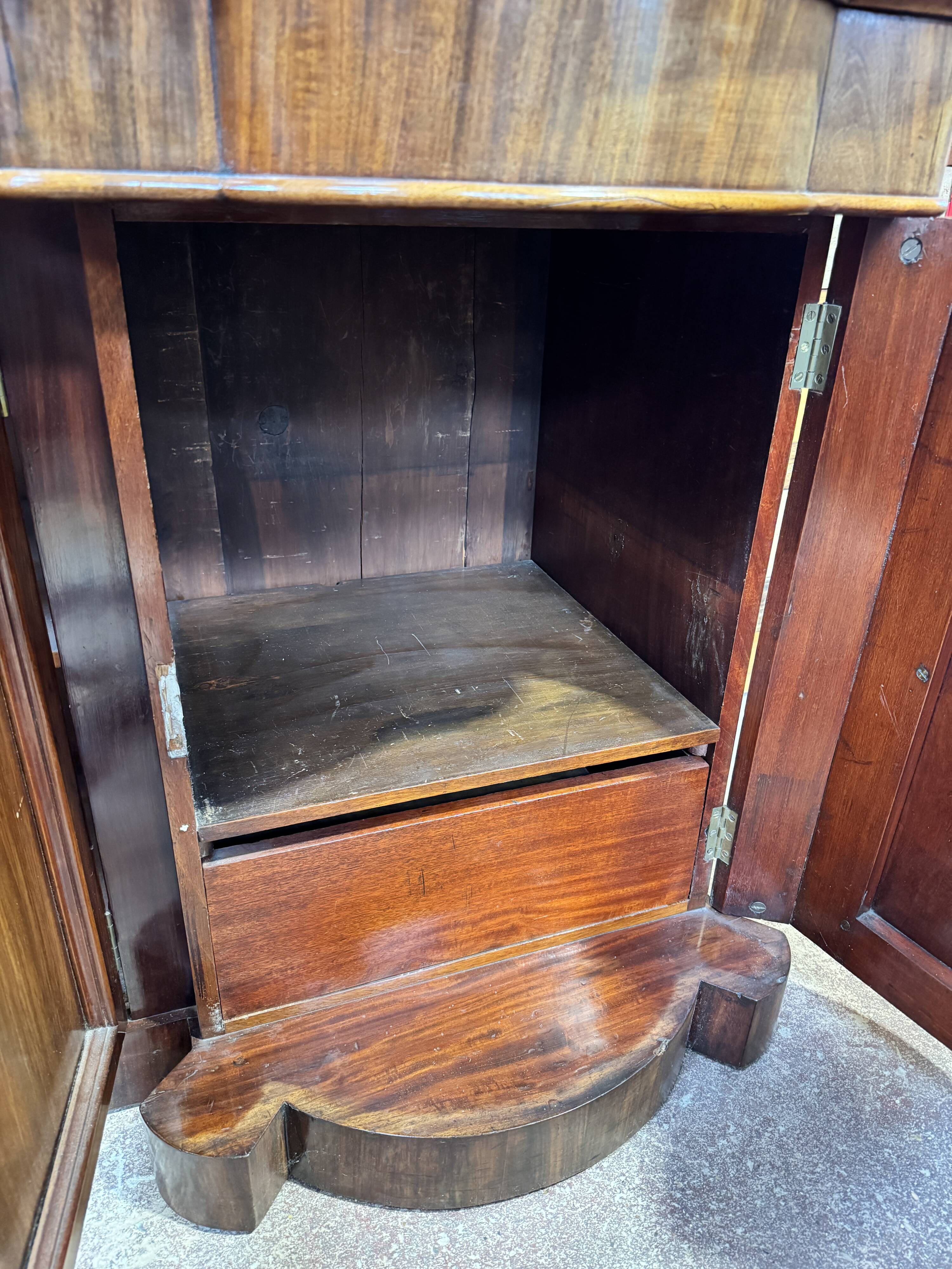 English enfilade in mahogany