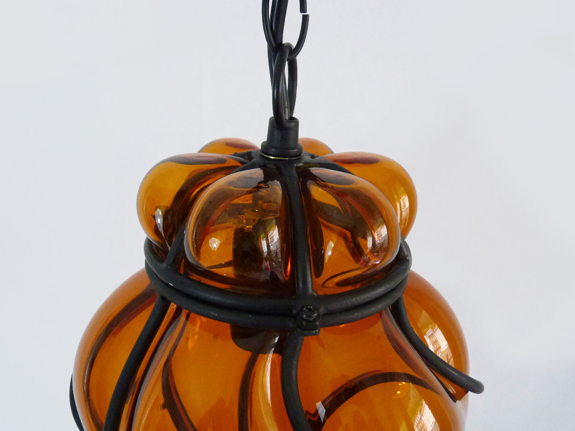 Lustre cage vénitien en verre soufflé orange et fer forgé