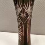 Vase en cristal biseauté bordeaux
