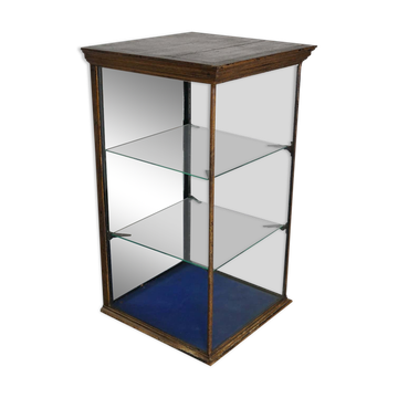 Mahogany showcase painted at the end of the nineteenth century