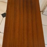 Travailleuse scandinave pieds compas