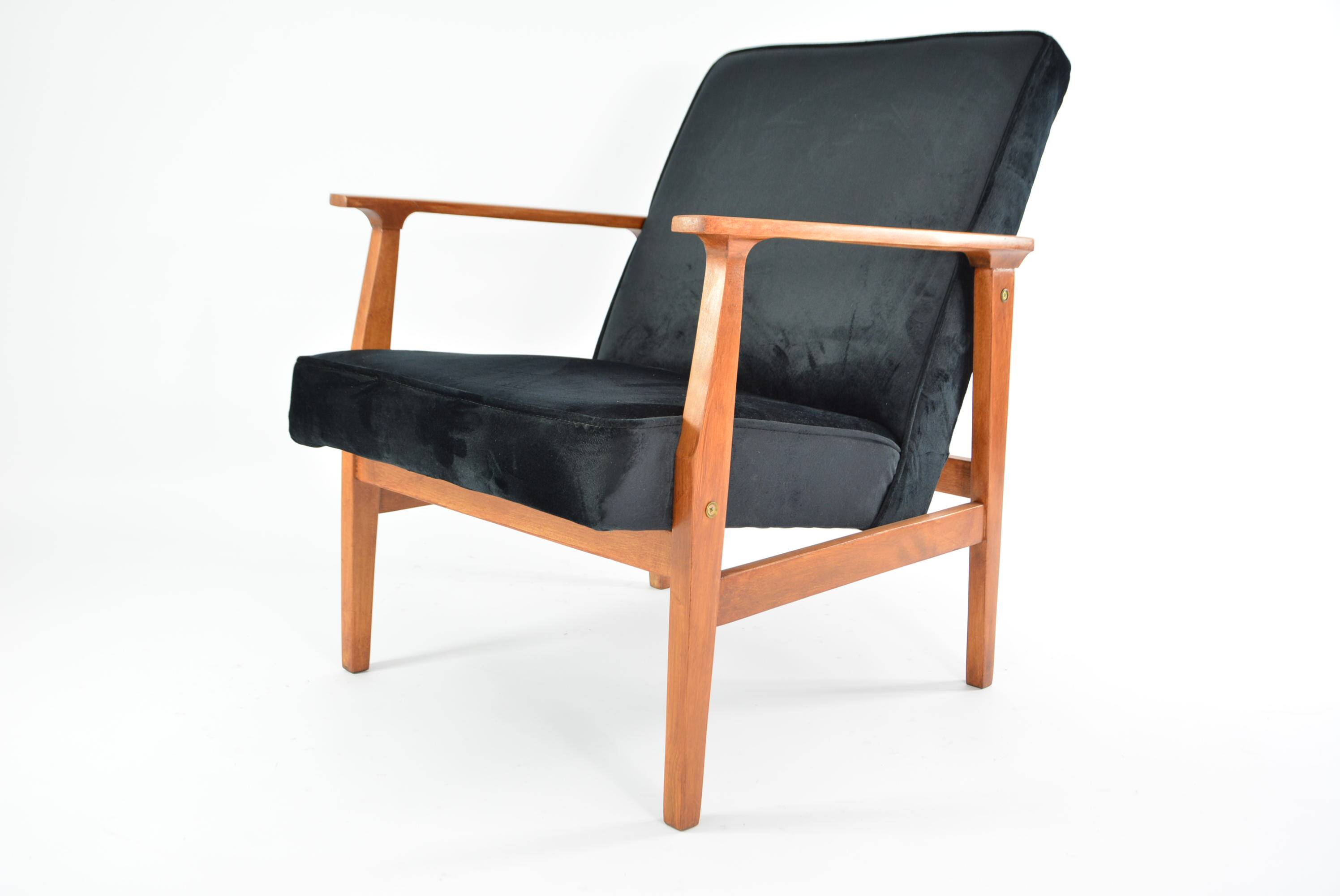 Mr black velvet armchair