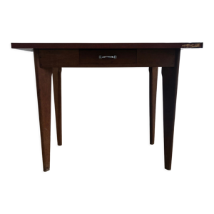 Table scandinave