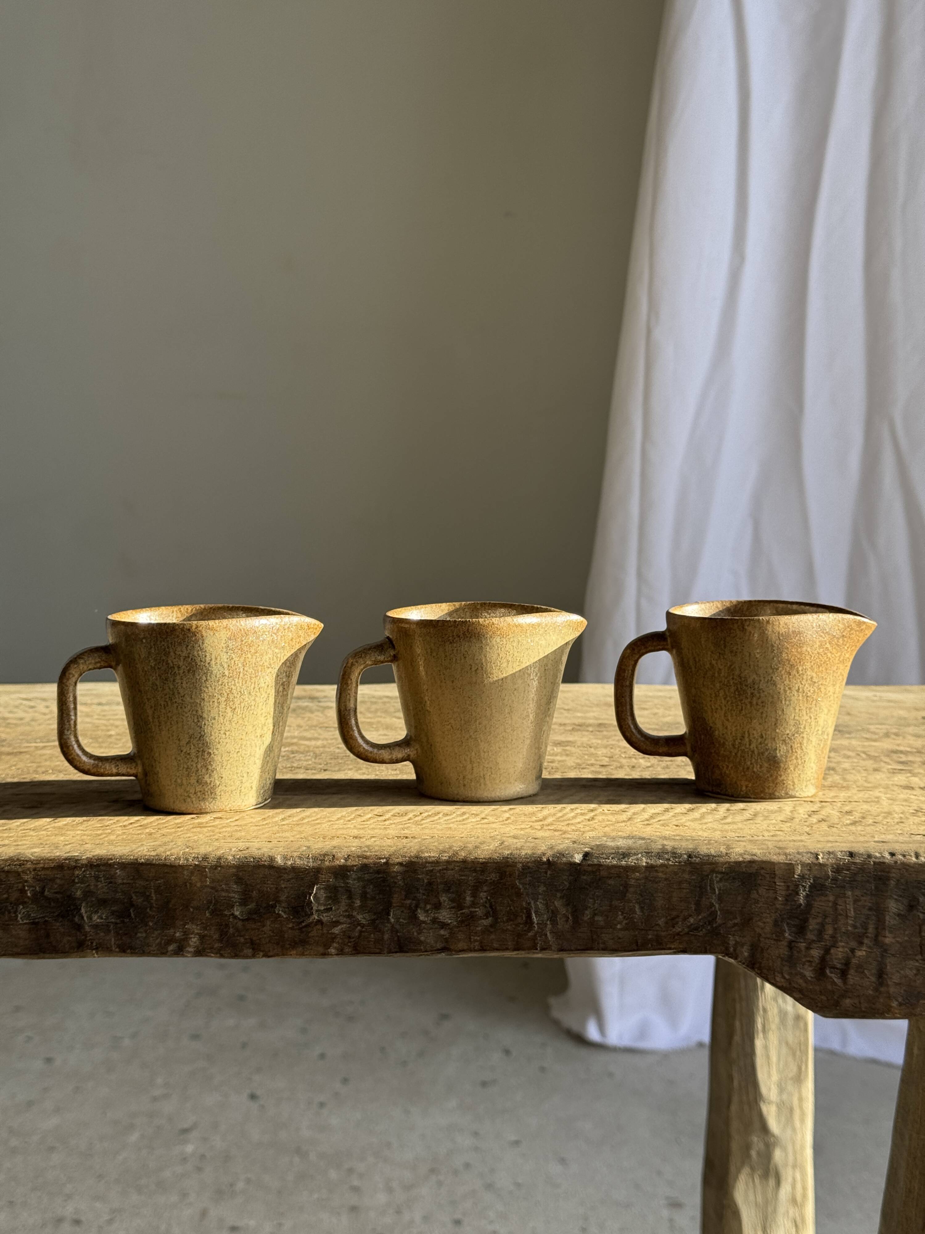 Set of 3 small jugs or milk pots in stoneware H8 D8.5