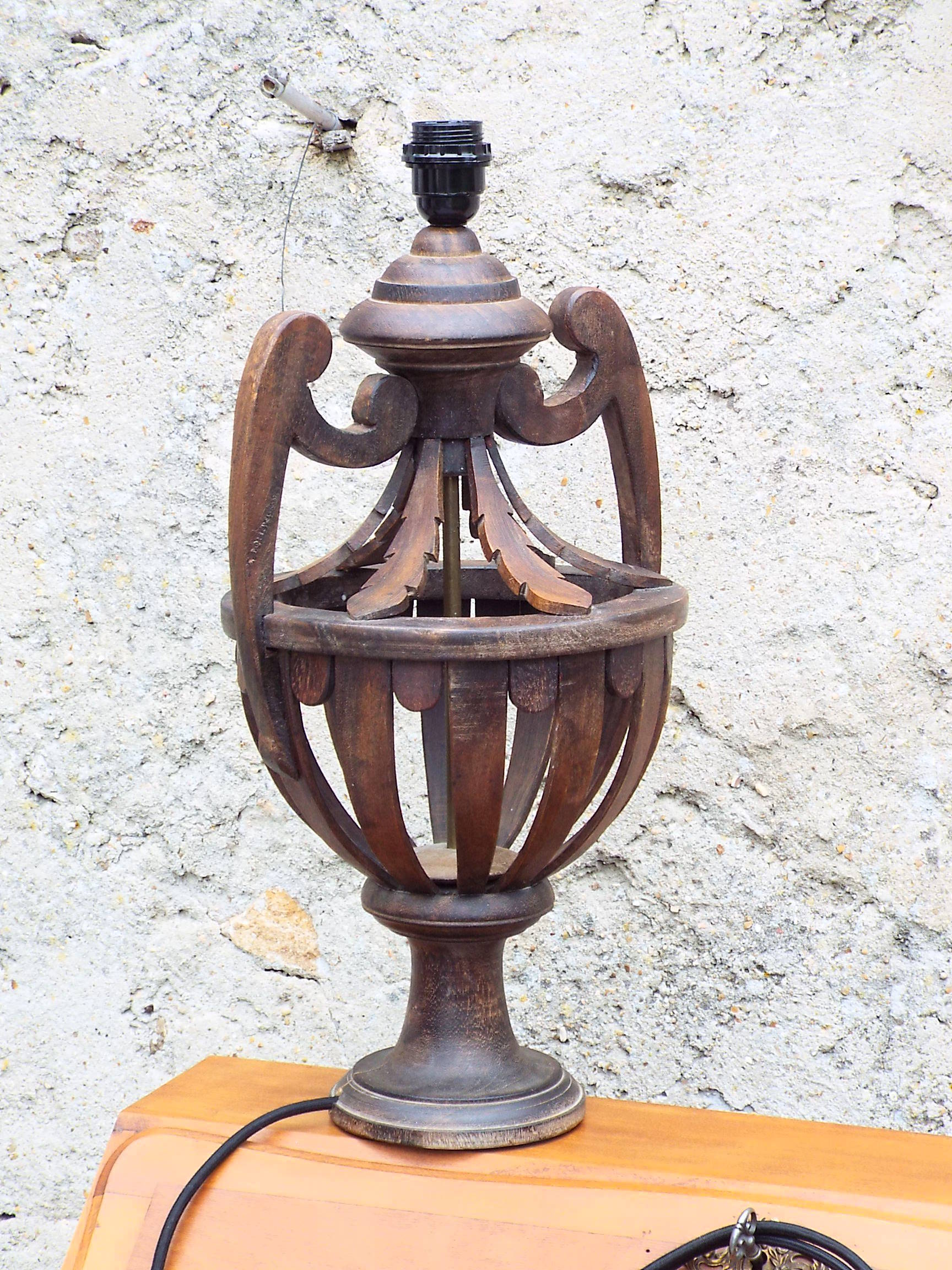 Wooden lamp stand H56