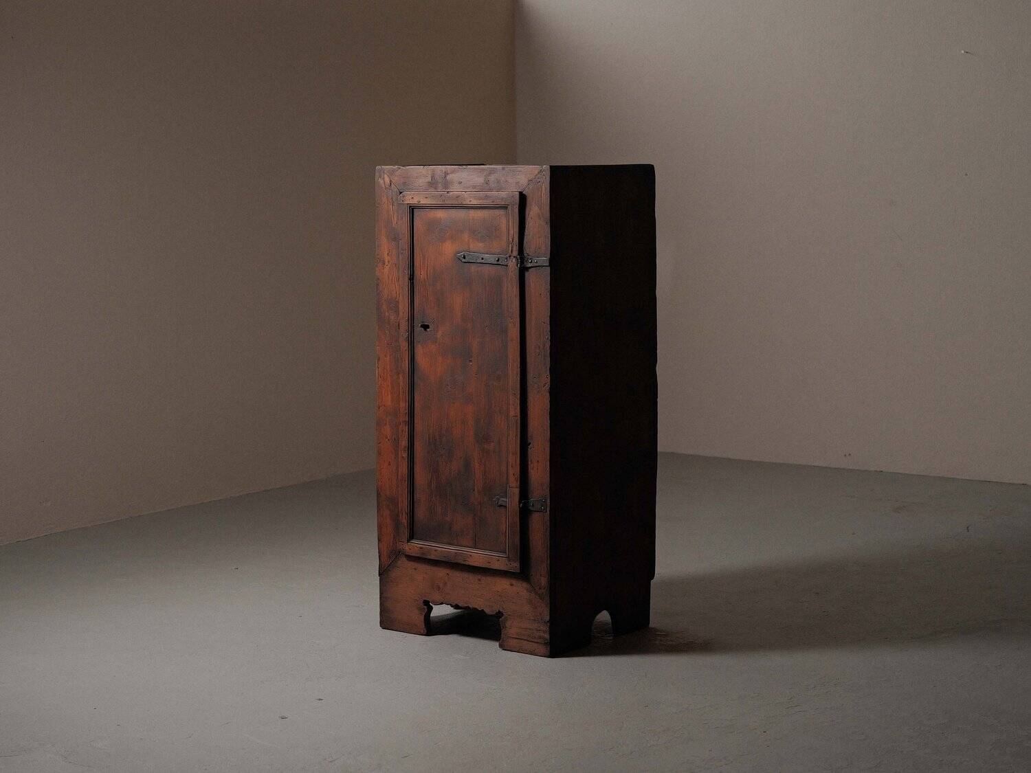 Bonnetière alpine en sapin – Piémont, XVIIIᵉ siècle, art populaire