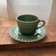 Lot de 4 tasses et assiettes
