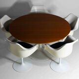 Large tulip table with wooden top by Eero Saarinen, Knoll International 1970s