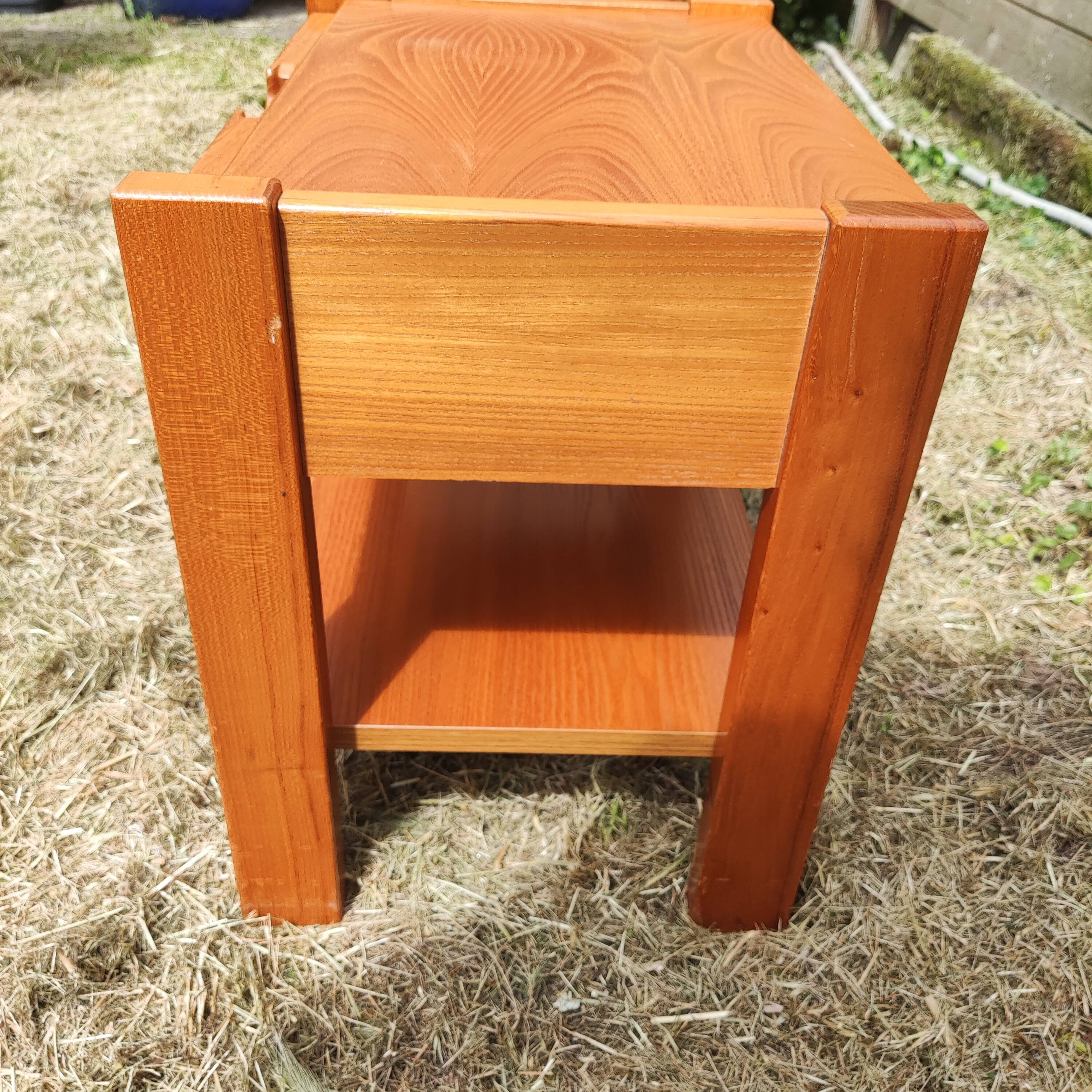 Simat France bedside table