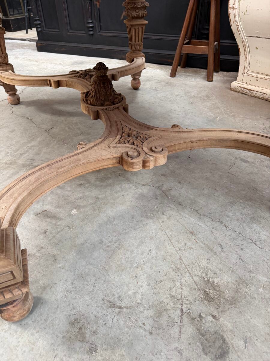 Atypical table from the late 19th century.