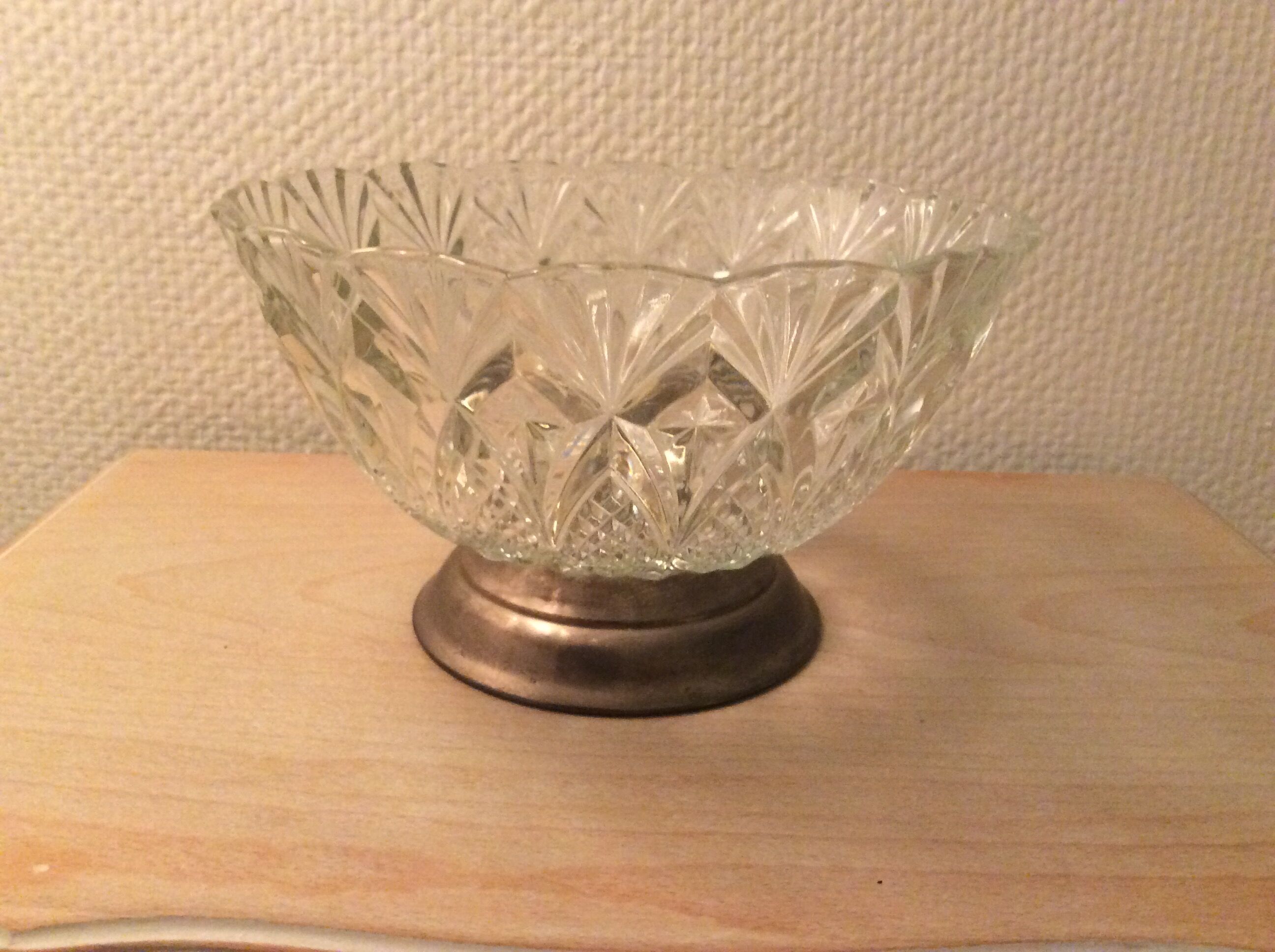 Crystal presentation dish