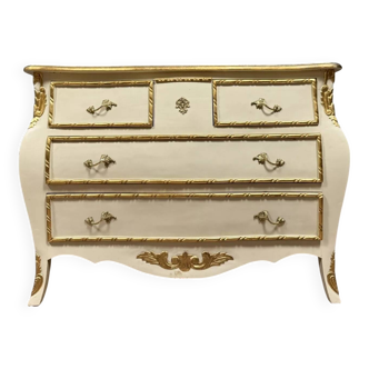Commode galbée toutes faces style Louis XV en bois laqué et doré