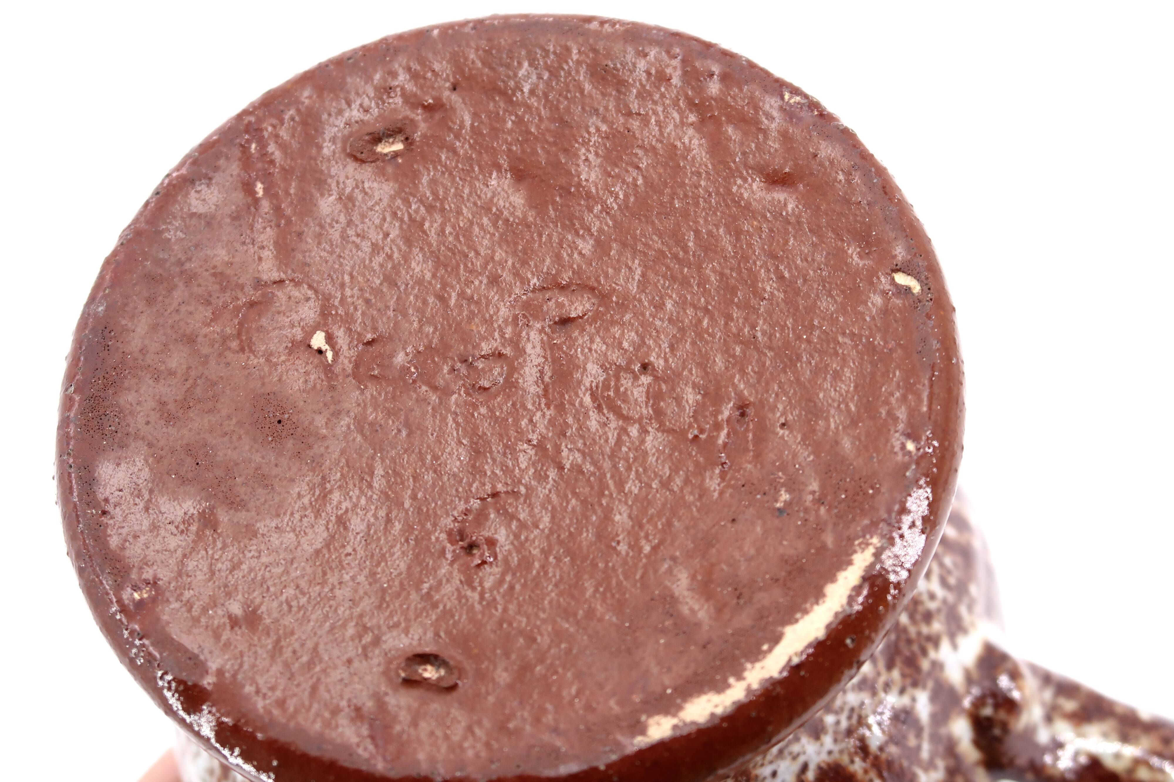 Pichet rayé marron et blanc Accolay en céramique