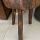 Tabouret tripode brutaliste