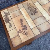 Coffee table in wood and ceramic herbarium