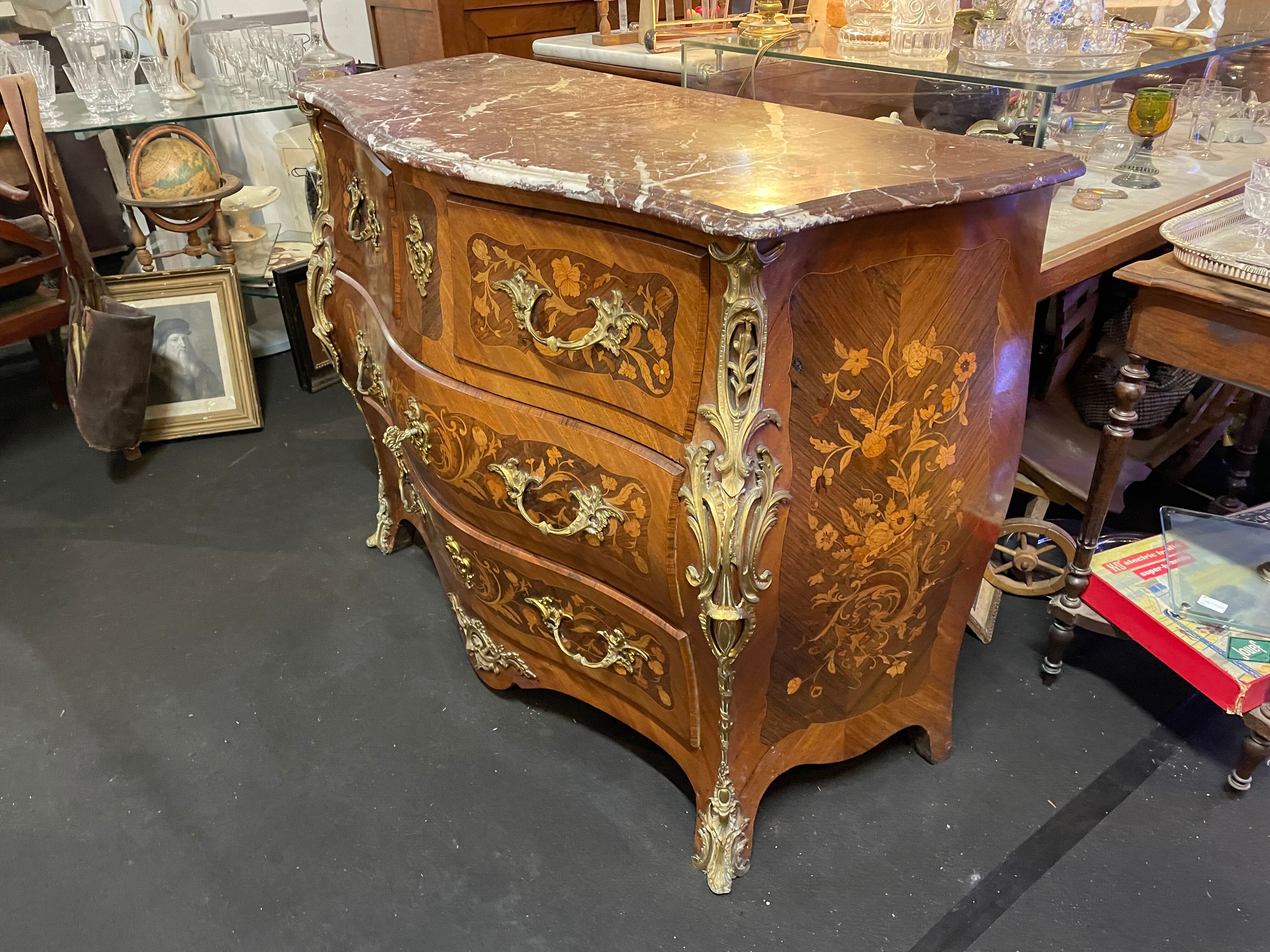 Tomb Chest of Drawers