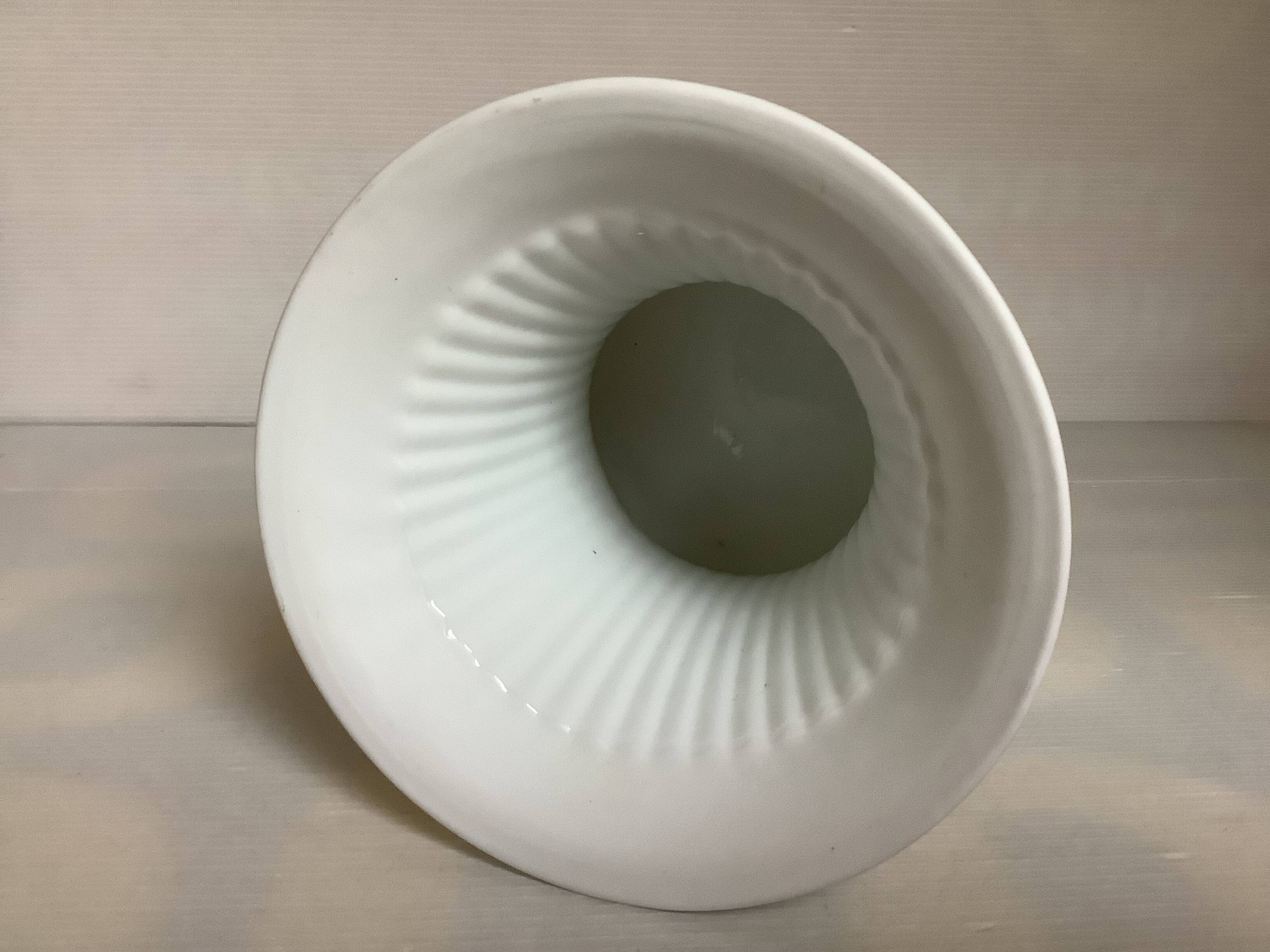 Vase style biscuit Serax design Ann Van Hoey