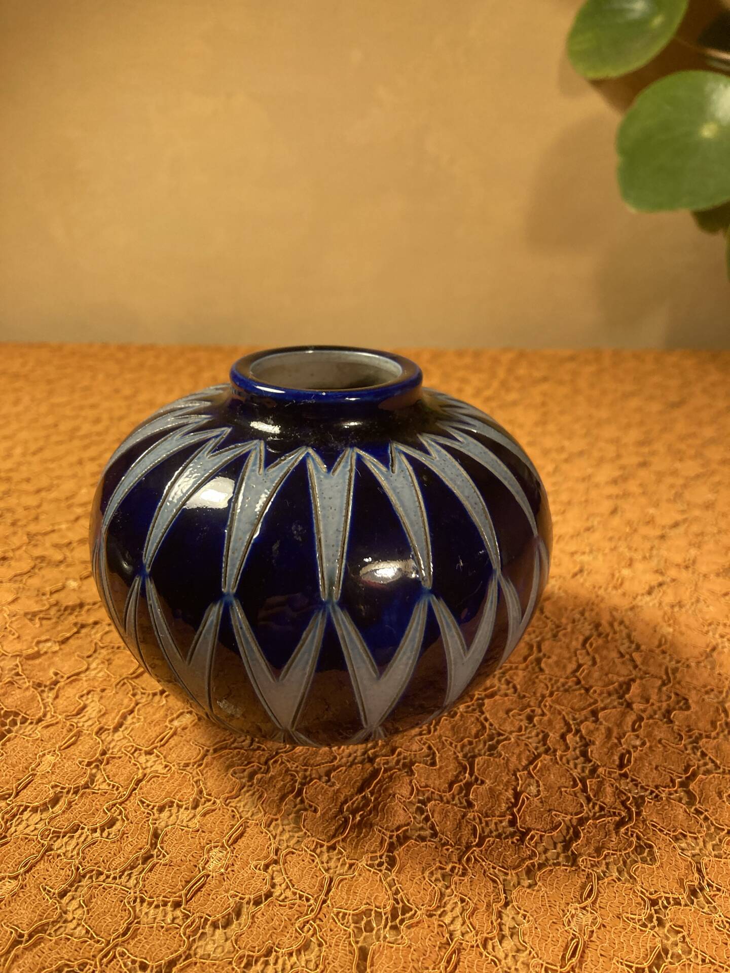 Miniature round vase Art Deco Hubert Krumeich
