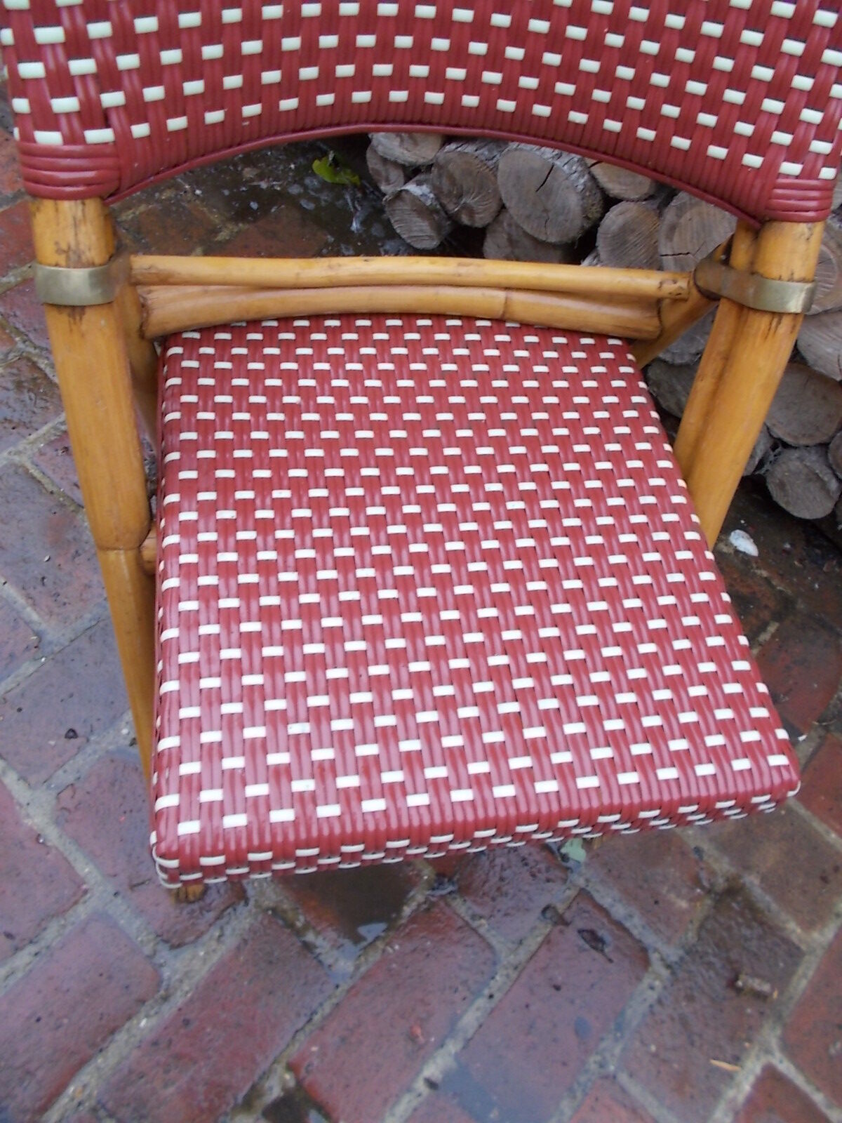 Rotating folding bistro chair