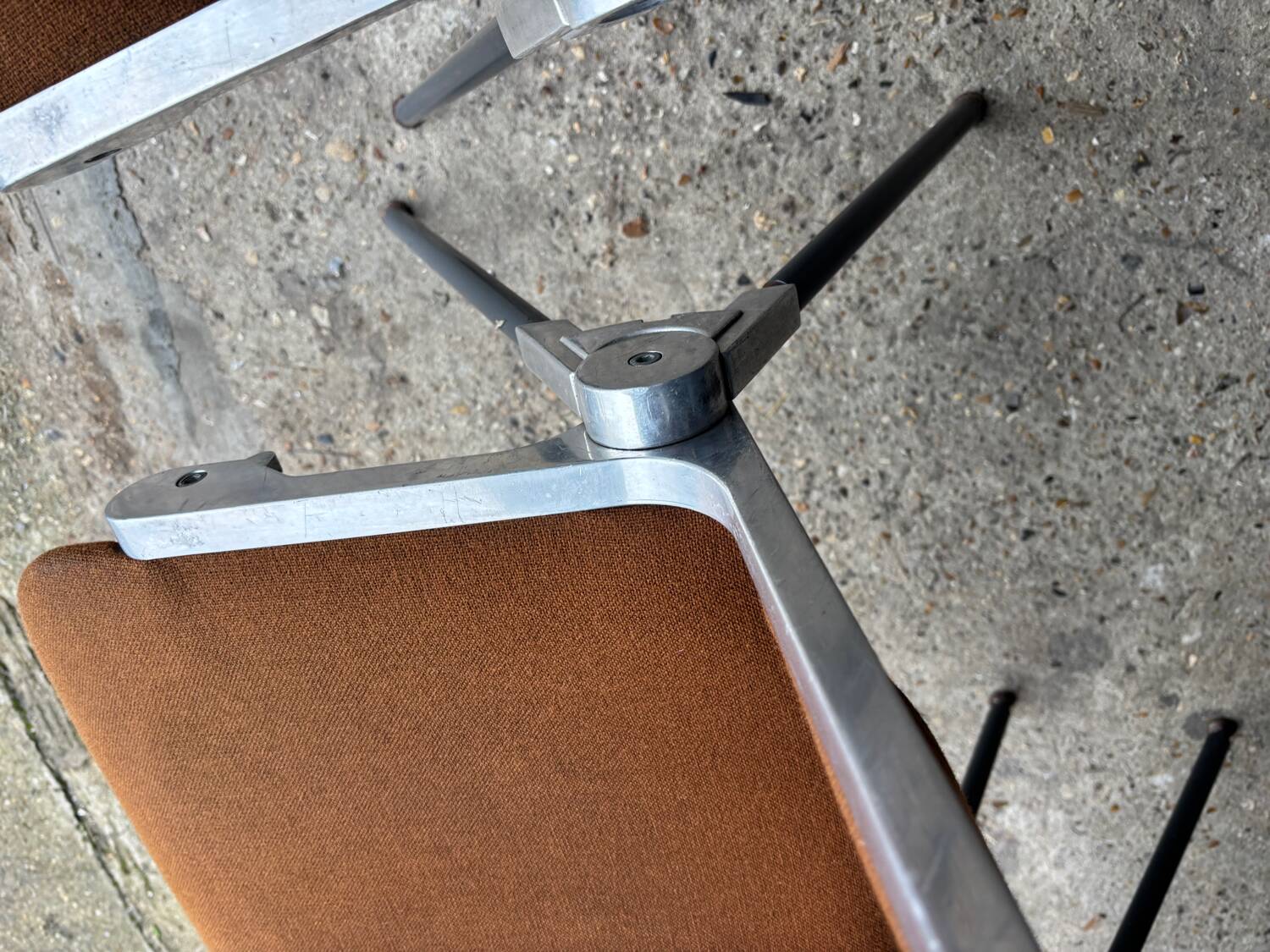 Set of 2 Castelli DSC 106 chairs