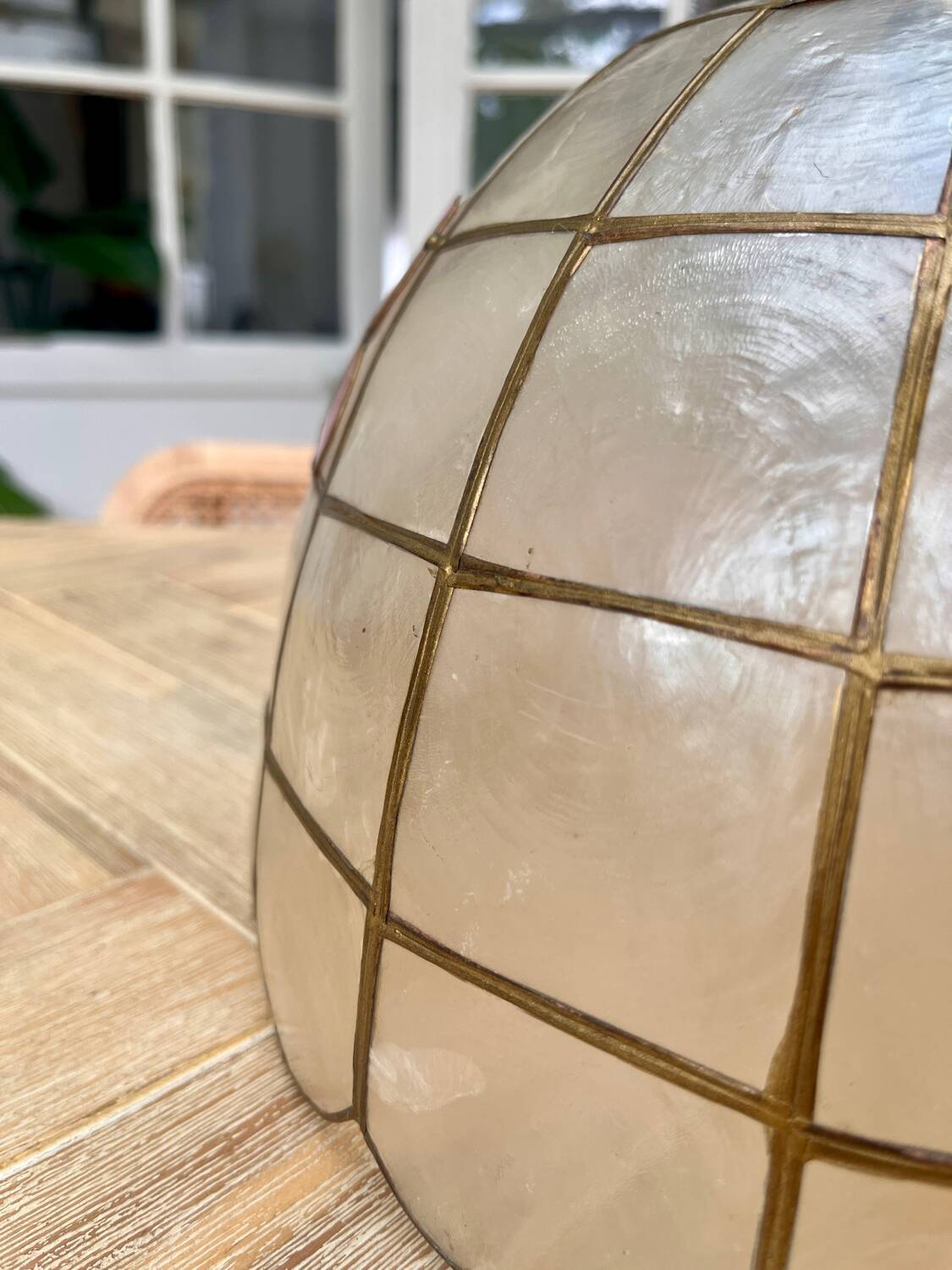 Mother-of-pearl pendant "Belle"