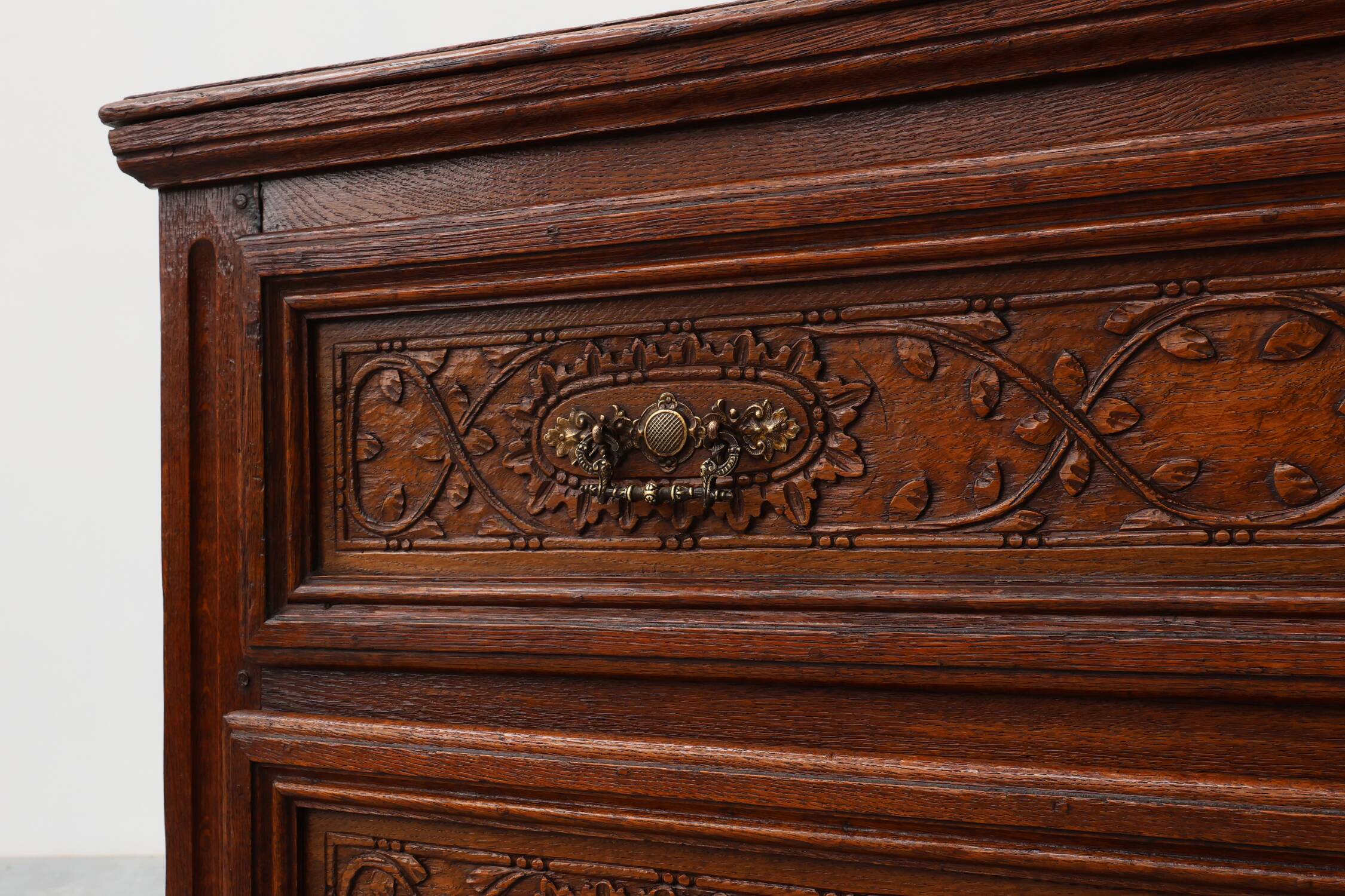 Commode en chêne de style Renaissance italienne, XVIIe siècle