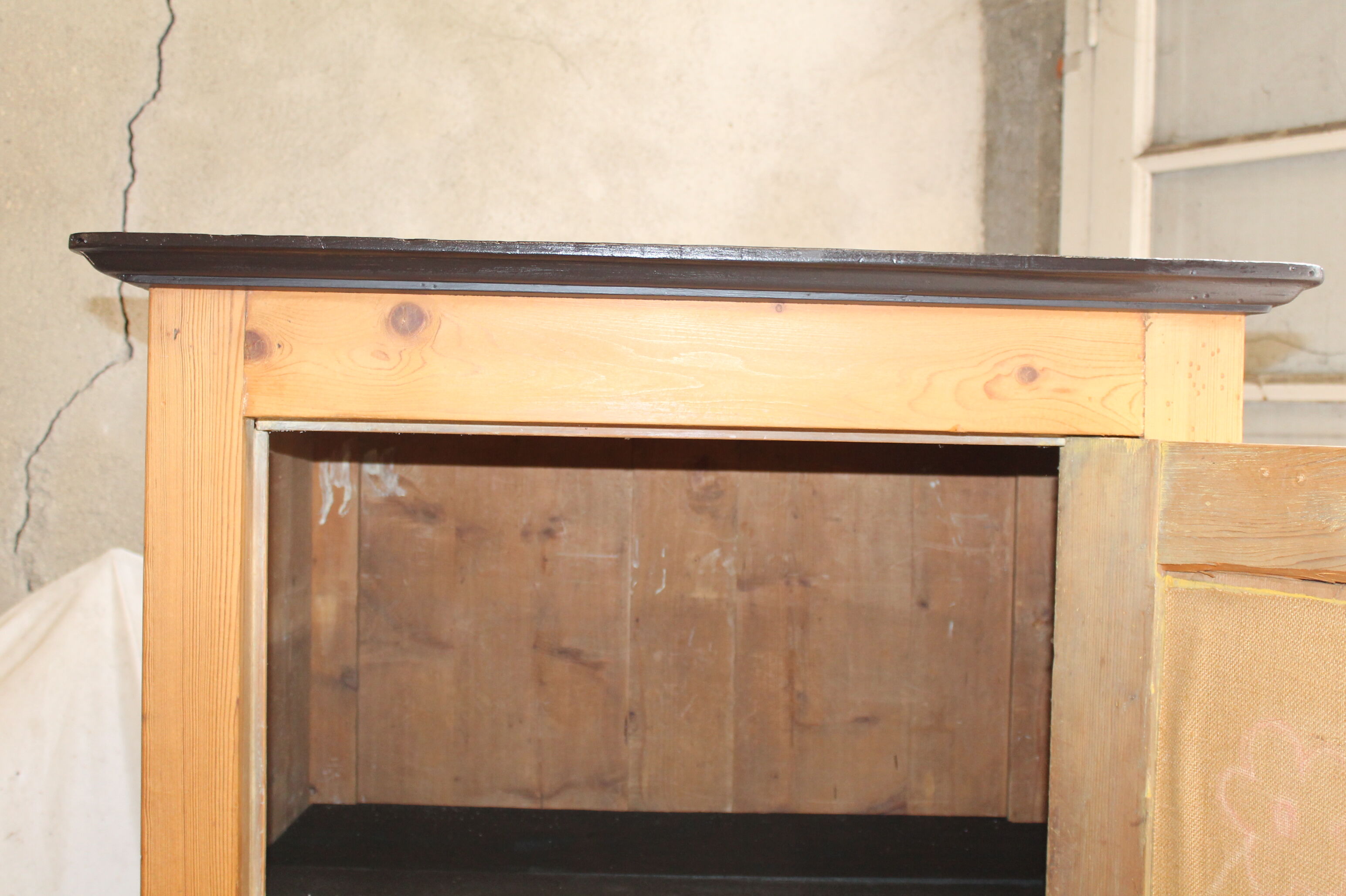 Parisian Cabinet rustic