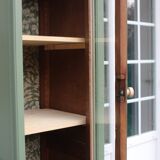 Vitrine haute vintage peinte en vert, rénovée