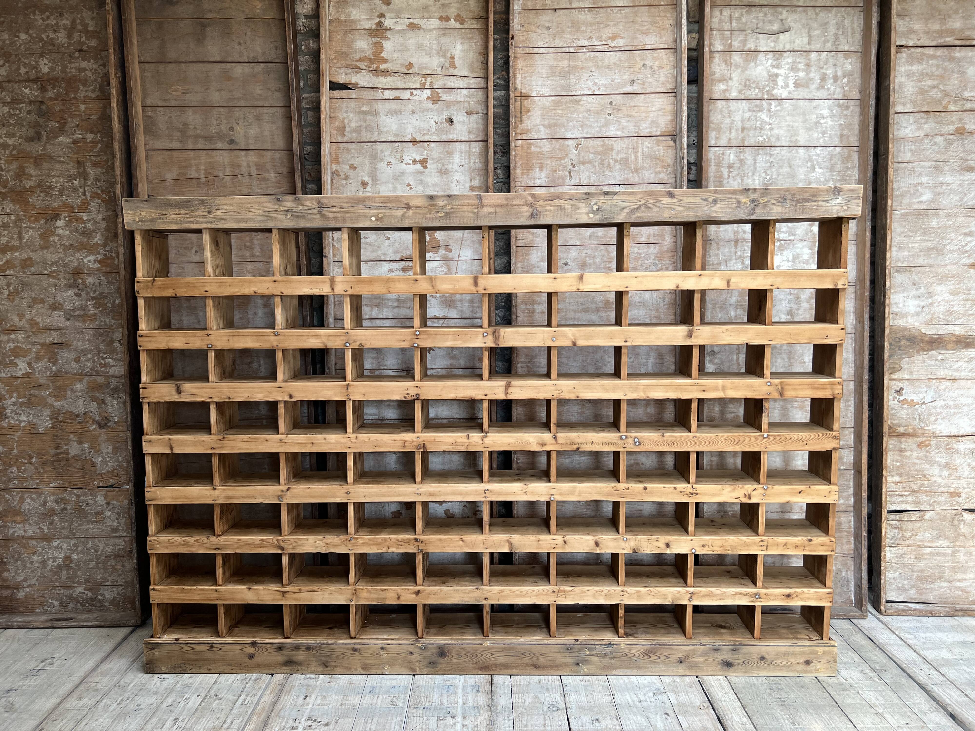 Trade cabinet cabinet