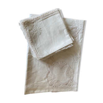 Nappe de réception et 10 serviettes