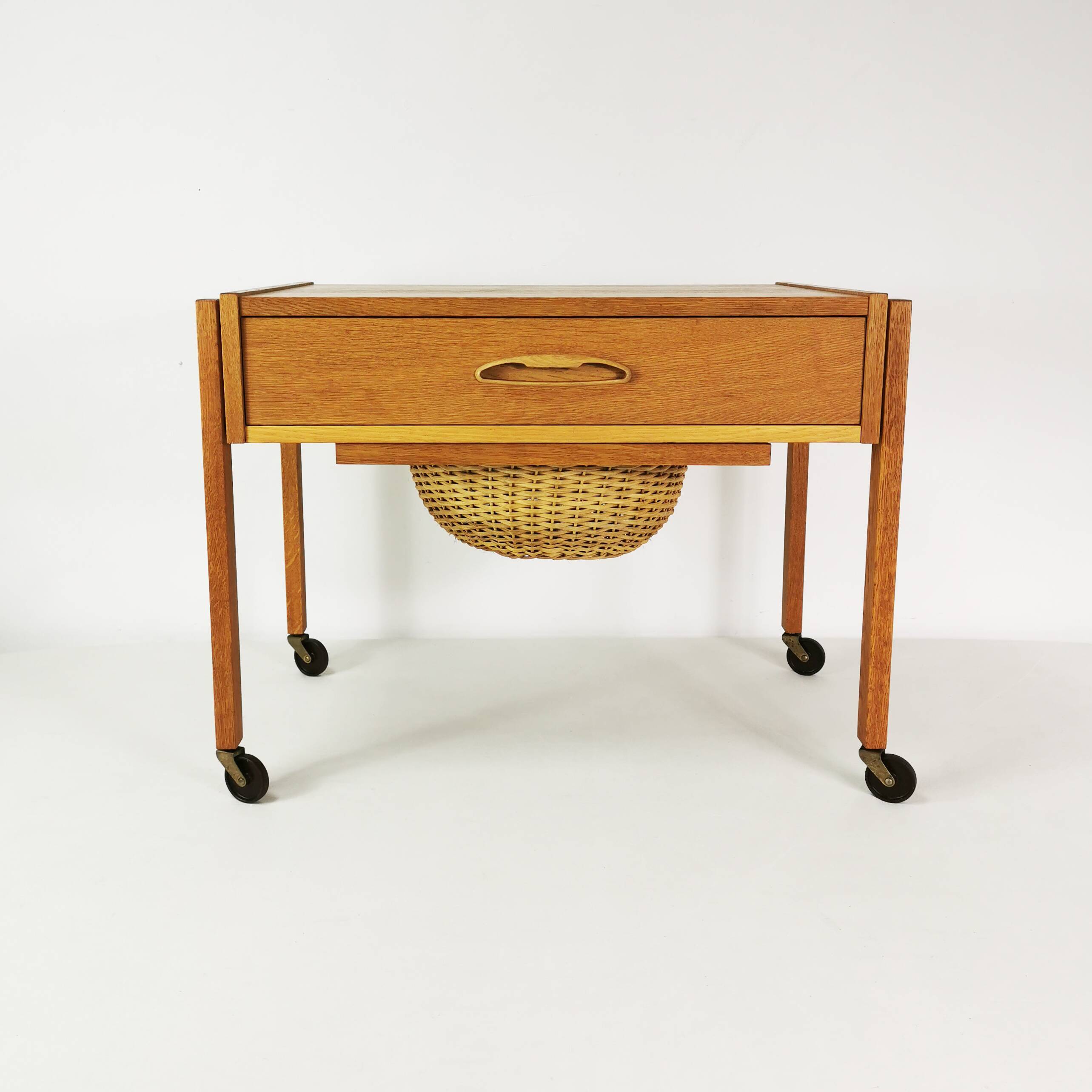 Szafka-stolik mobilny Mid Century, Dania, lata 60.