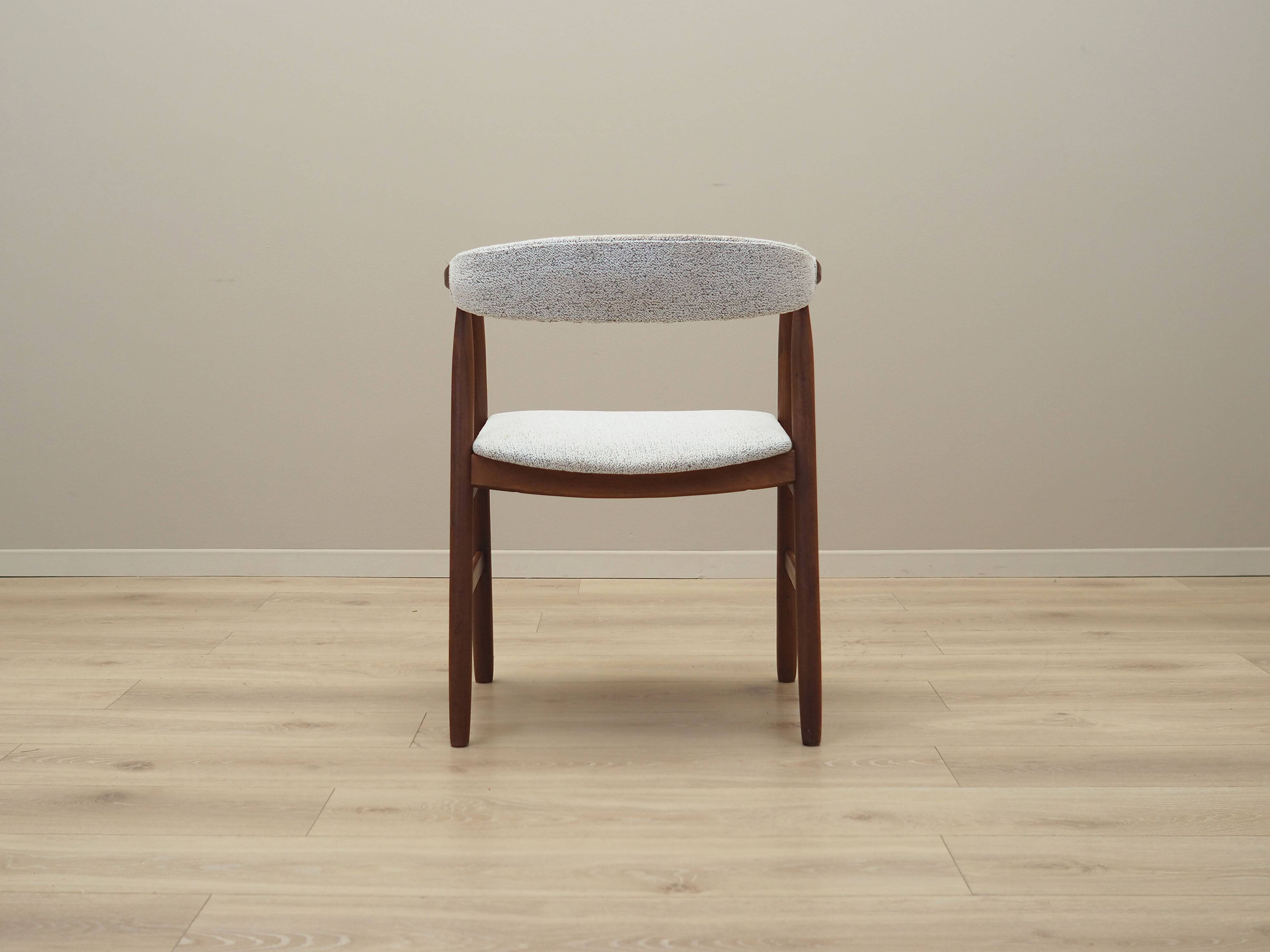 Chaise en teck, design danois, années 1970, production : Danemark