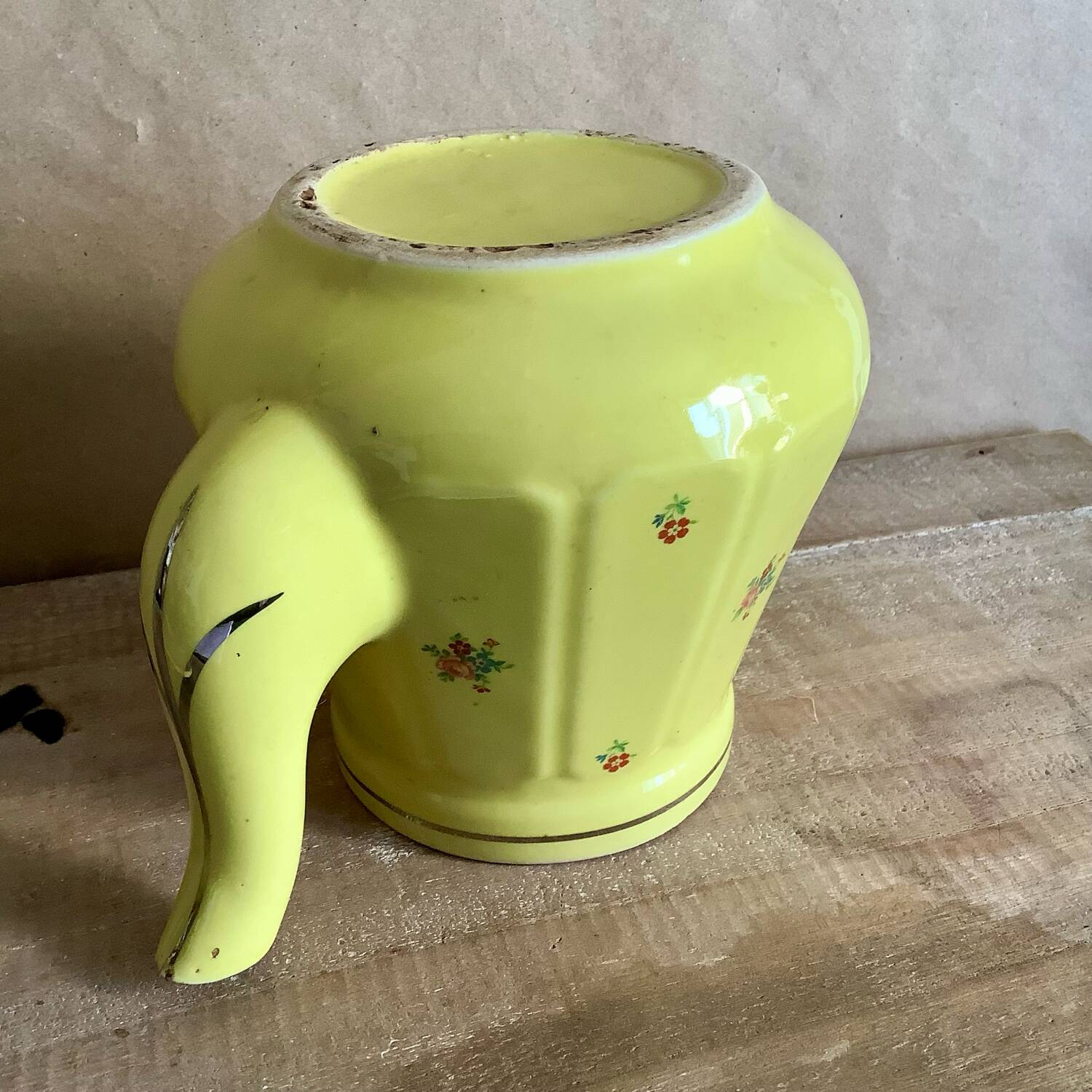 Yellow teapot