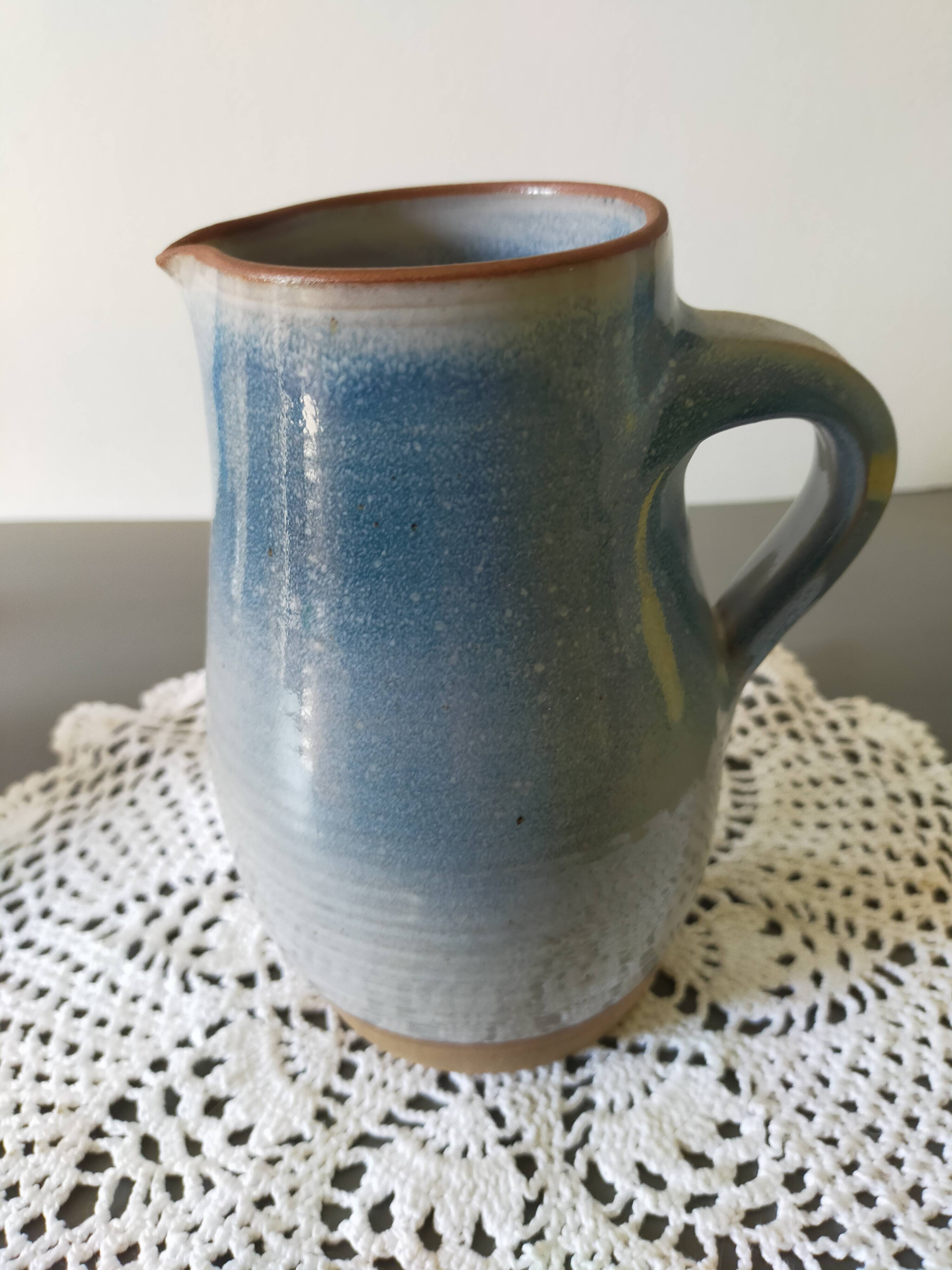 pichet en grès Roger Jacques émaillé bleu