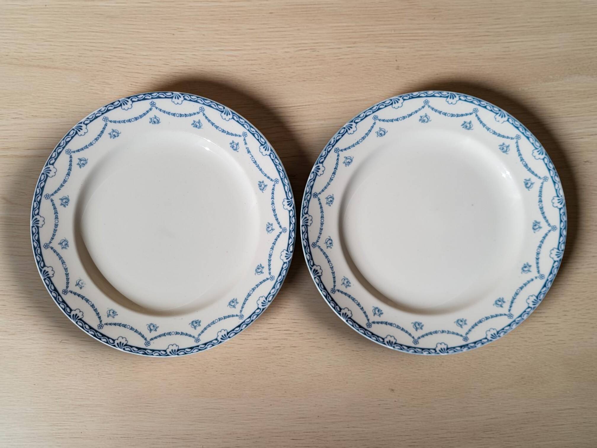 6 plates in English earthenware "Cheltenham" — F. Winkle & Co
