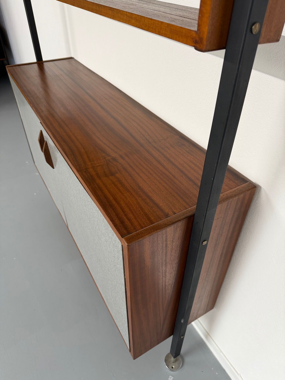 Wall shelf in wood, suspended furniture, French design from the 60s, vintage.