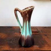 Pichet antique en céramique brune et verte