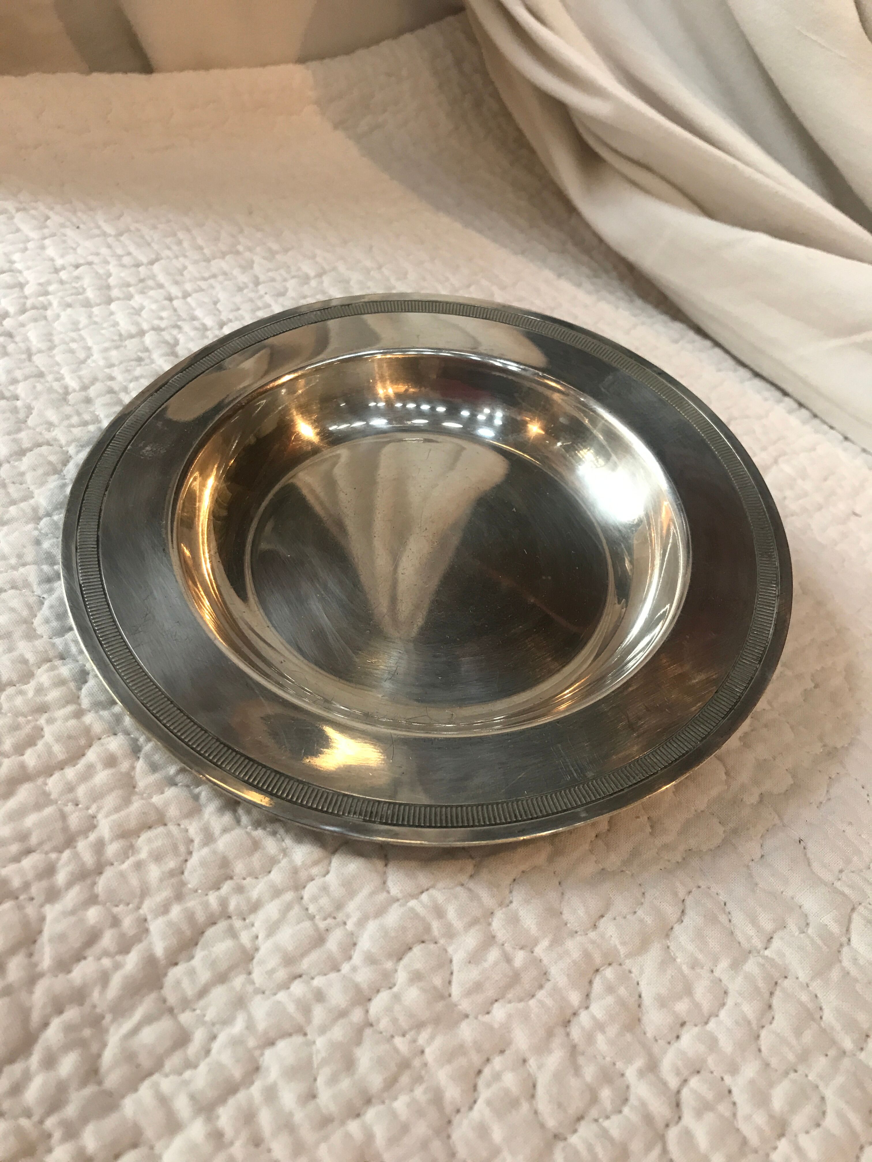 Empty pocket in silver metal Gallia